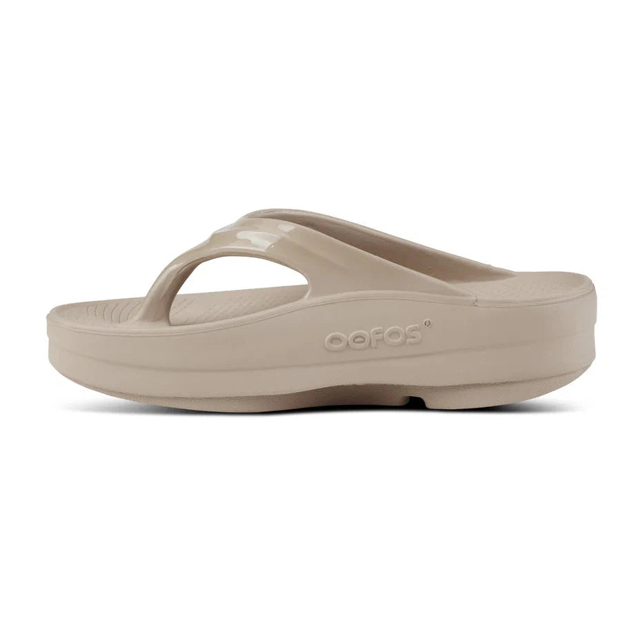 OOmega OOlala Women's Comfortable Summer Sandals - Lightweight & Breathable for Beach, Pool, and Casual Outings