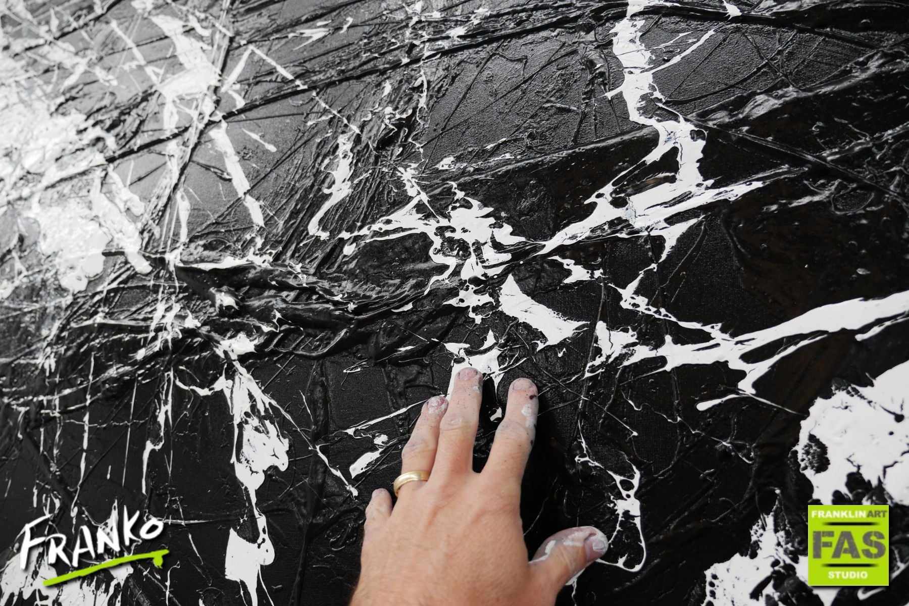 250cm x 150cm Large Black and White Abstract Maze Painting - Modern Wall Art for Living Room, Bedroom or Office Decor
