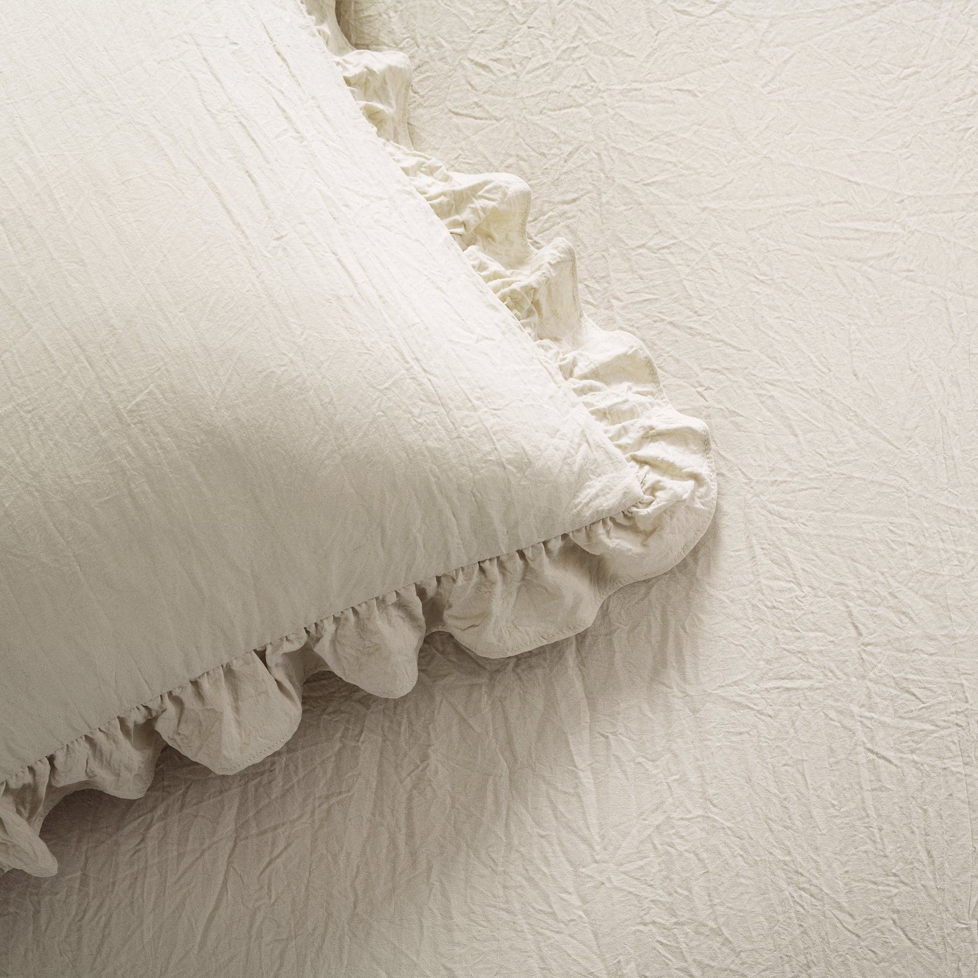 Allison Ruffle Skirt Bedspread Set - Elegant Floral Printed Queen Size Bedding with Ruffled Skirt | Perfect for Master Bedroom, Guest Room & Vacation Home Decor