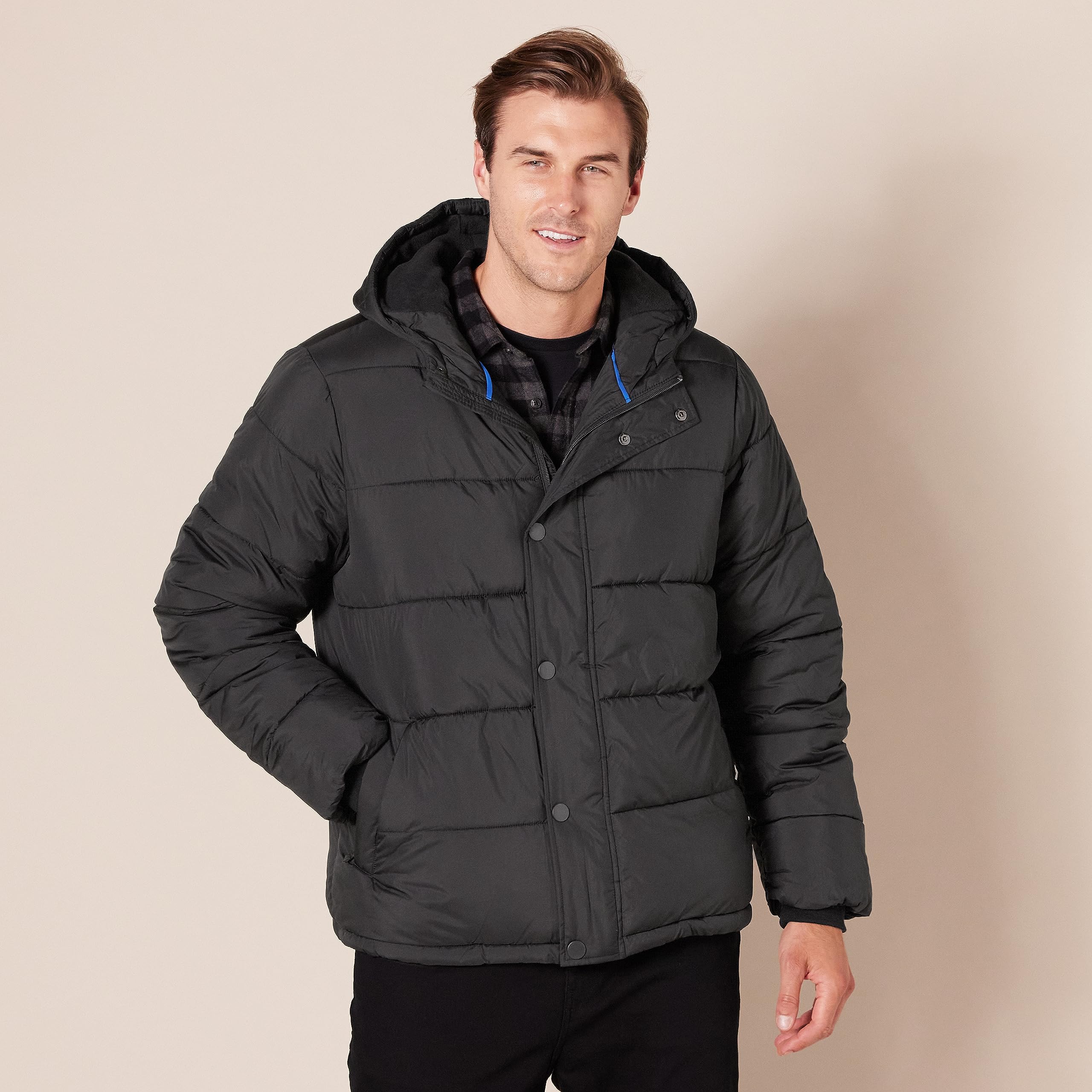 Amazon Essentials Men's Heavyweight Hooded Puffer Coat - Winter Jacket for Cold Weather, Water-Resistant, Warm Insulated Outerwear for Outdoor Activities, Hiking & Daily Commute