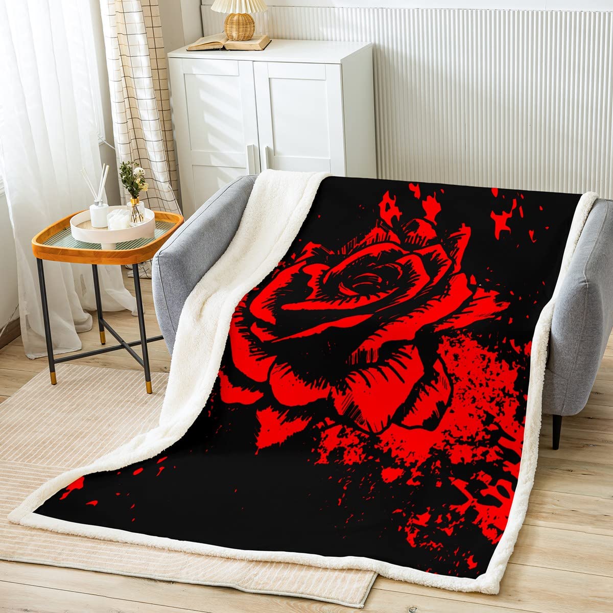 Girls Rose Fleece Throw Blanket - Floral Sherpa Blanket with Blooming Rose Pattern, Soft Plush Blanket for Women, Red & Black Luxury Decor (40x50 Inch) - Perfect for Sofa, Bed, Couch & Winter Snuggling