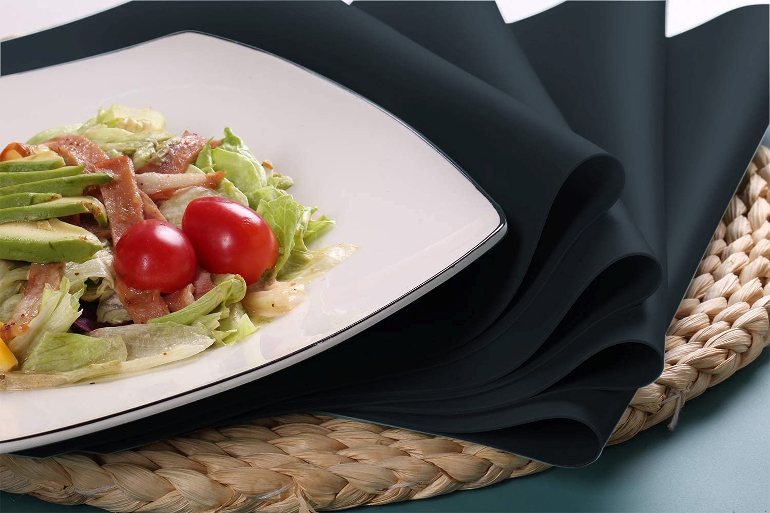 Heat-Resistant Silicone Placemats Set of 4 - Waterproof, Reusable & Easy Clean Table Mats for Dining & Kitchen - Black - Perfect for Family Meals, Dinner Parties & Daily Use