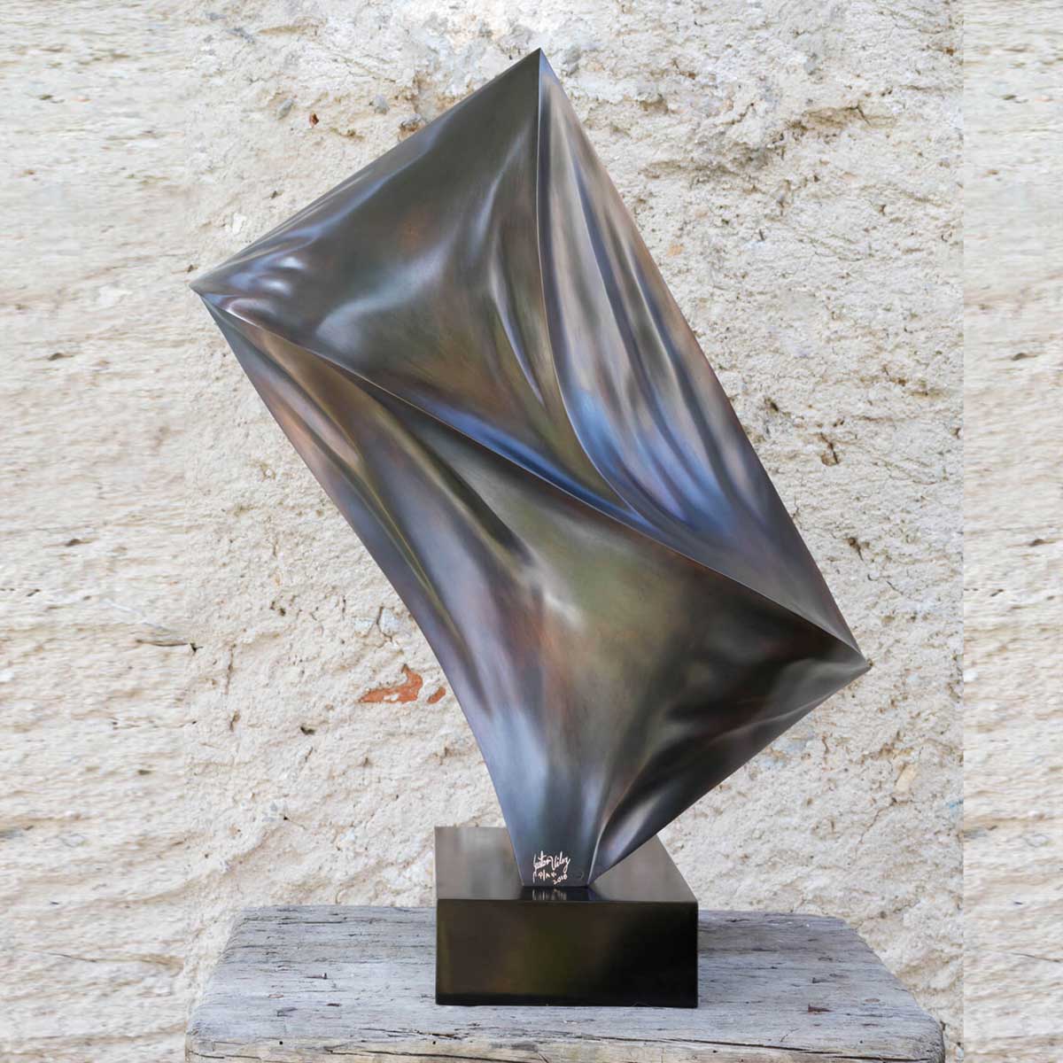 Torsion Bronze Sculpture Velez - Handcrafted Art for Home & Office Decor - Perfect for Living Room, Garden, or Gift