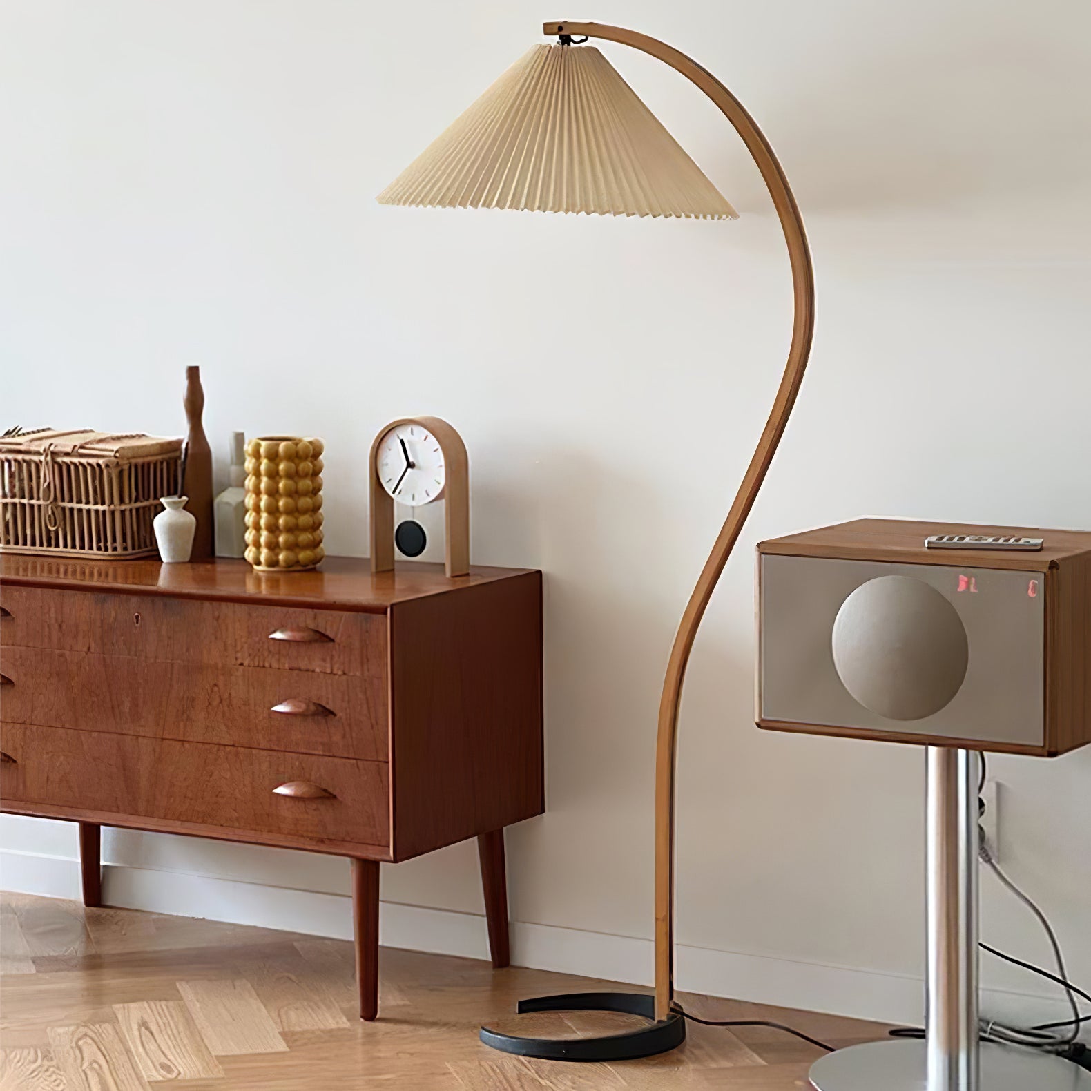 Caprani Modern Floor Lamp - Adjustable LED Standing Light for Living Room, Bedroom & Office - Brighten Your Space with Stylish Home Decor