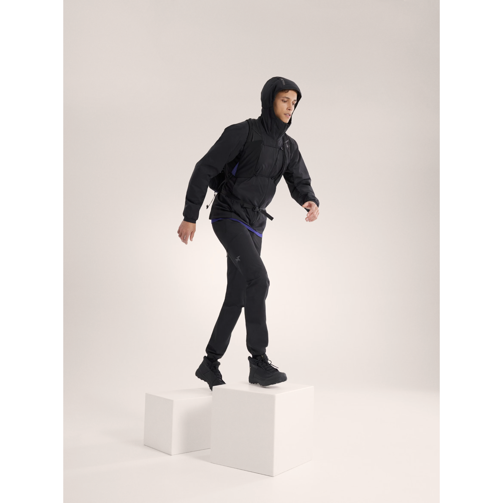 Arc'teryx Men's Atom Hoody - Lightweight Insulated Jacket for Hiking & Outdoor Activities | Water-Resistant & Breathable | Perfect for Camping, Climbing & Winter Sports