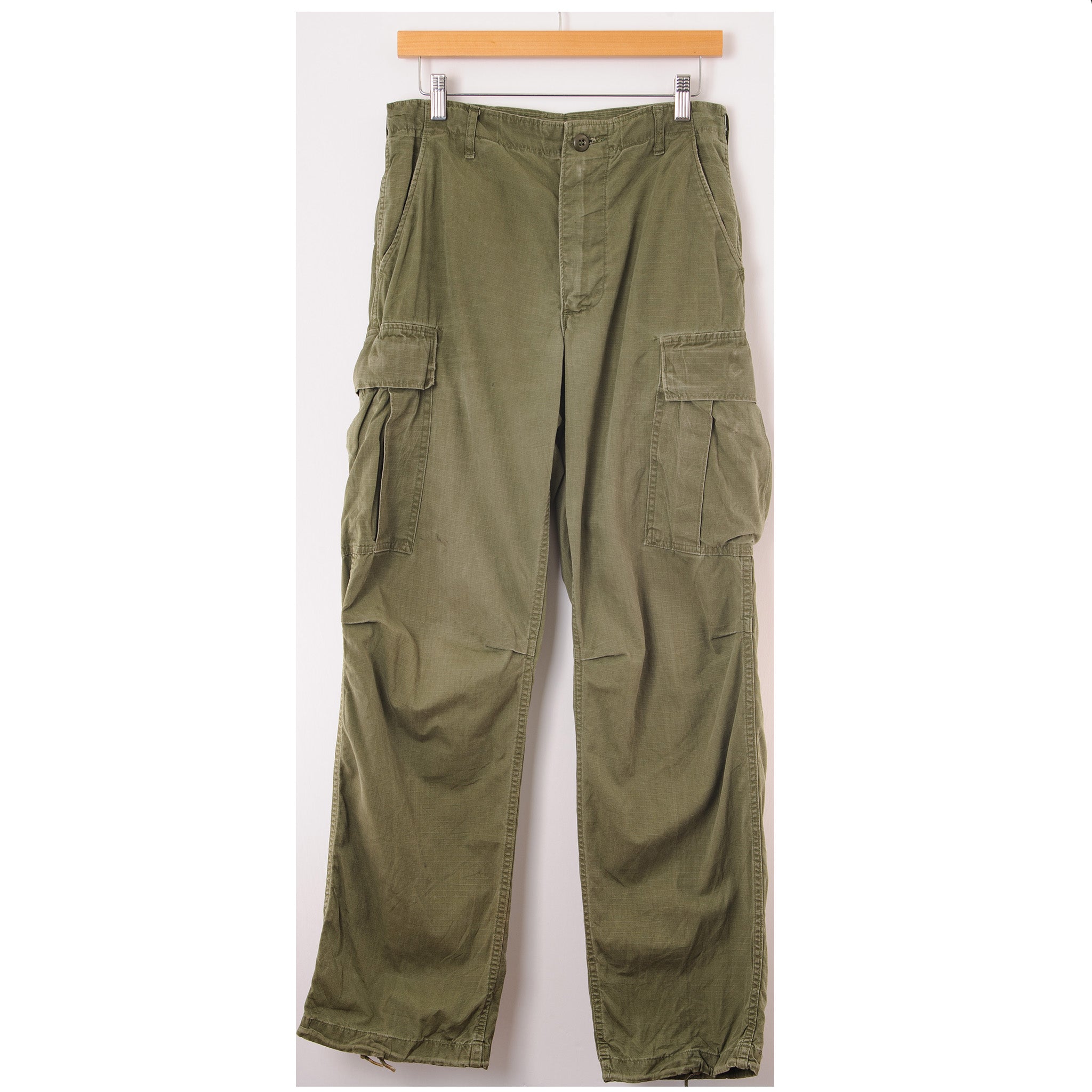 US Army Field Trousers Pants - Ripstop Poplin Vietnam War Military Pants (1969) - Size 30x32 Small Long - Durable Tactical Pants for Outdoor Activities, Hiking, Camping & Military Reenactments