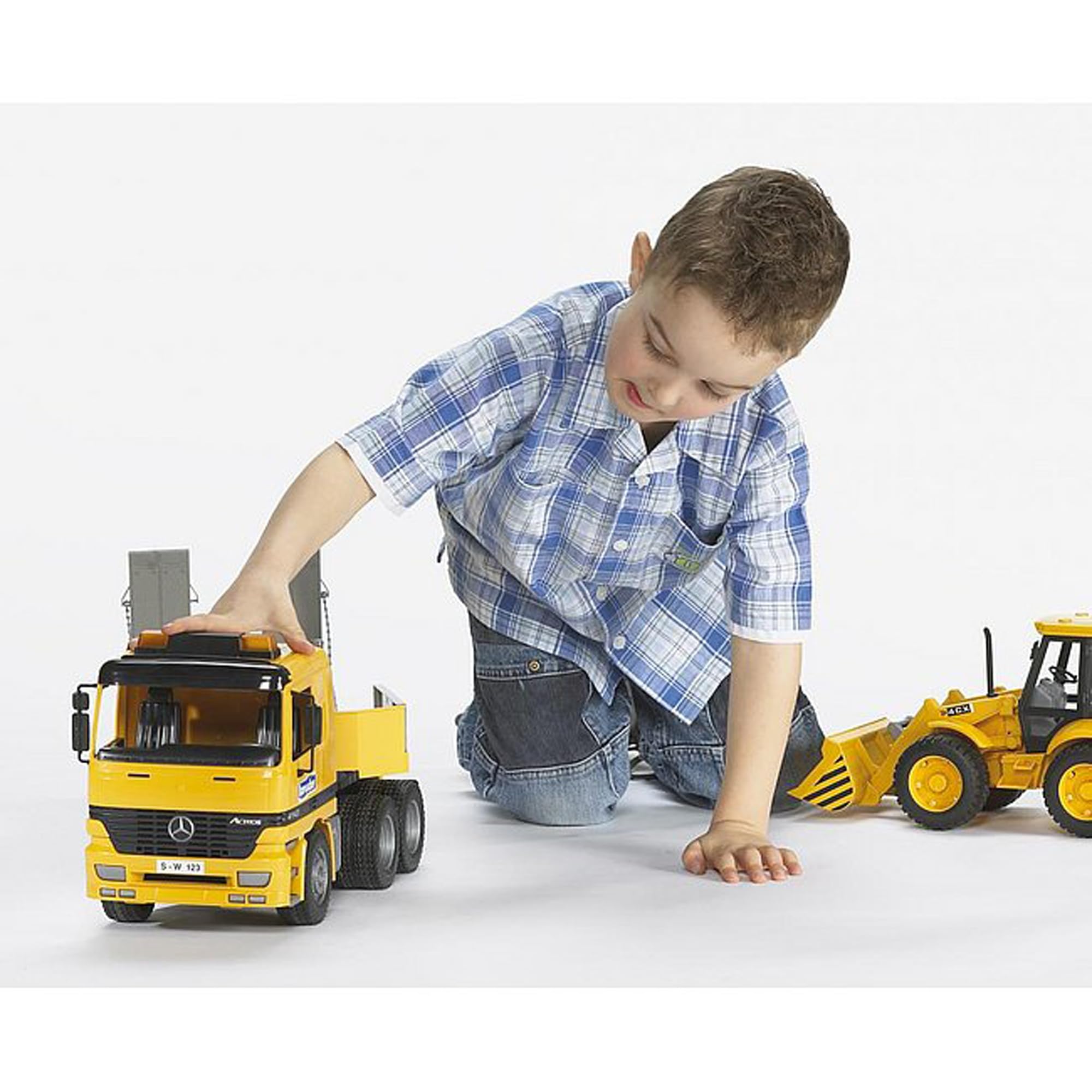 Bruder Toys 02428 JCB 4CX Loader Backhoe - Realistic Construction Toy for Kids, Durable Die-Cast Model with Movable Parts - Perfect for Imaginative Play, Sandbox Fun, and Construction-Themed Birthday Gifts