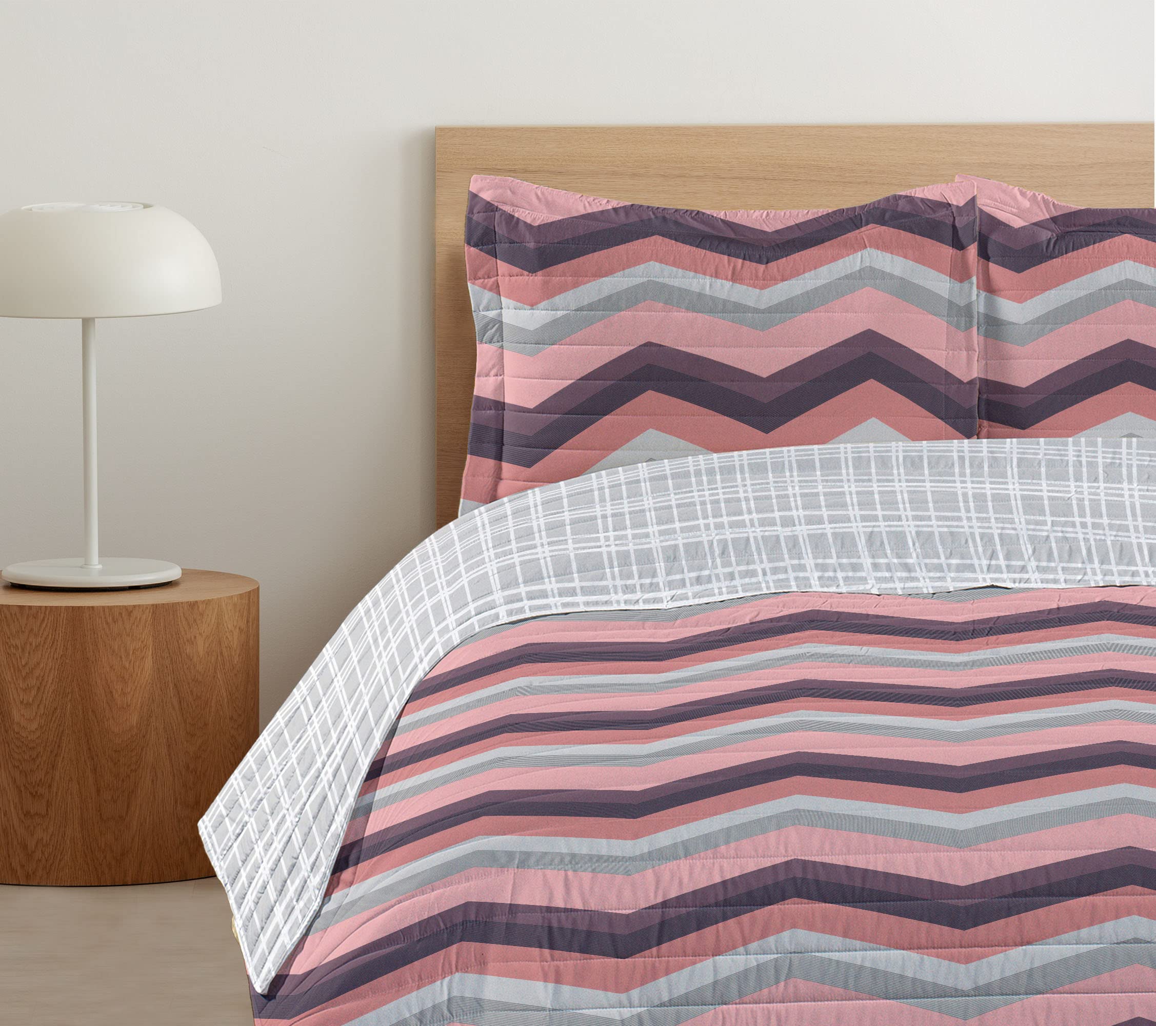 Ambesonne Abstract Reversible King Size Bedspread Set with Pillow Shams - Geometric Chevron Pattern, Stripes & Zigzag Motif in Blush Coral | Microfiber Bedding for Modern Bedrooms, Guest Rooms & Dorm Decor