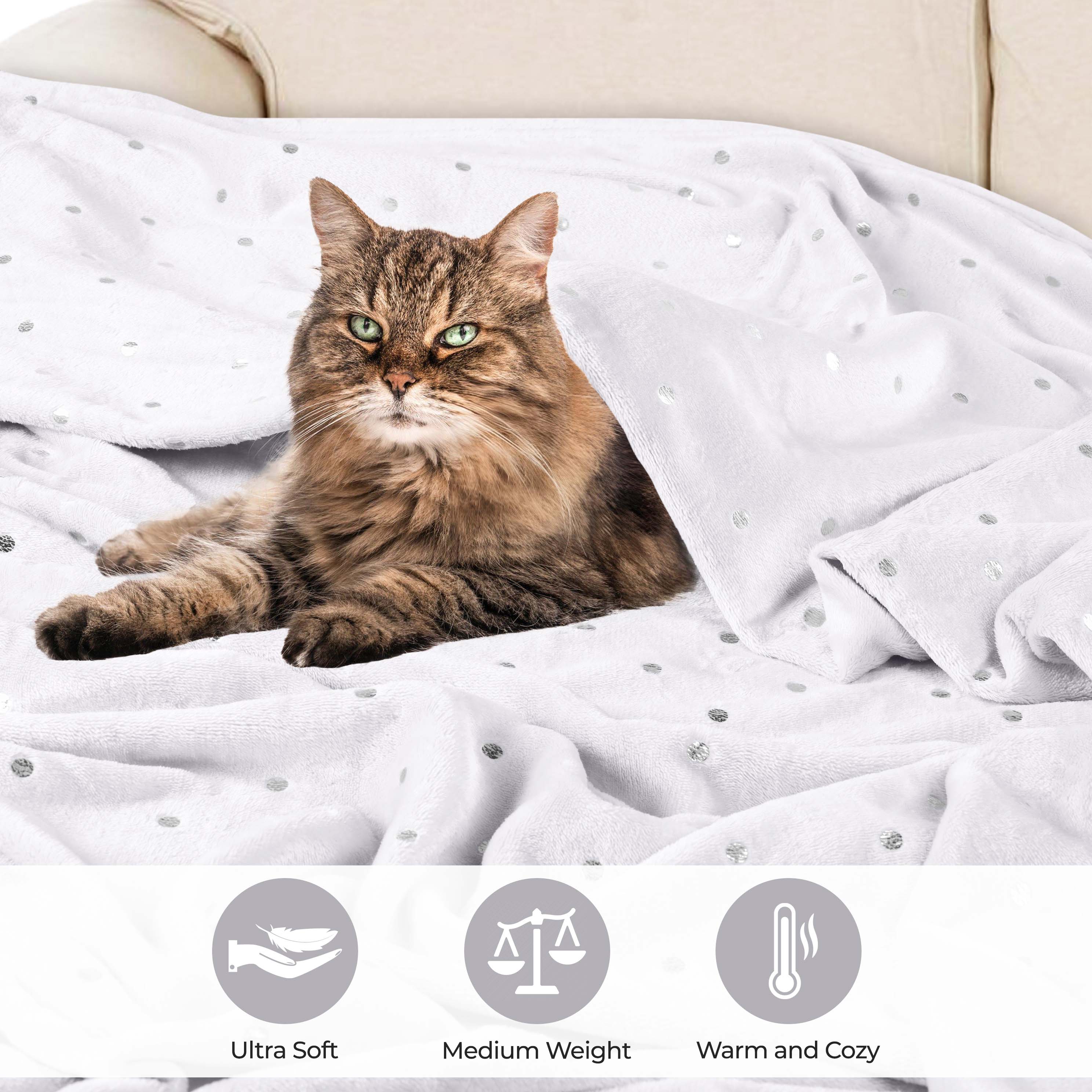 CozySoft Fleece Plush Blanket - Medium Weight, Ultra Soft & Fluffy - Perfect for Sofa, Bed, Couch & Home Decor - Warm Throw Blanket for Winter, Gifts & Cozy Nights