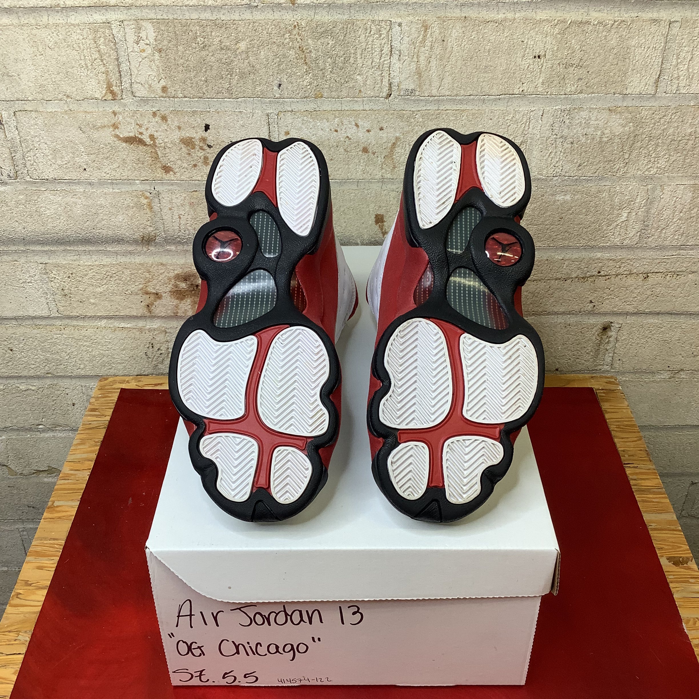 Original Air Jordan 13 Retro 'Chicago' Size 5.5Y - 414574-122 | Men's Basketball Shoes for Court & Streetwear Fashion