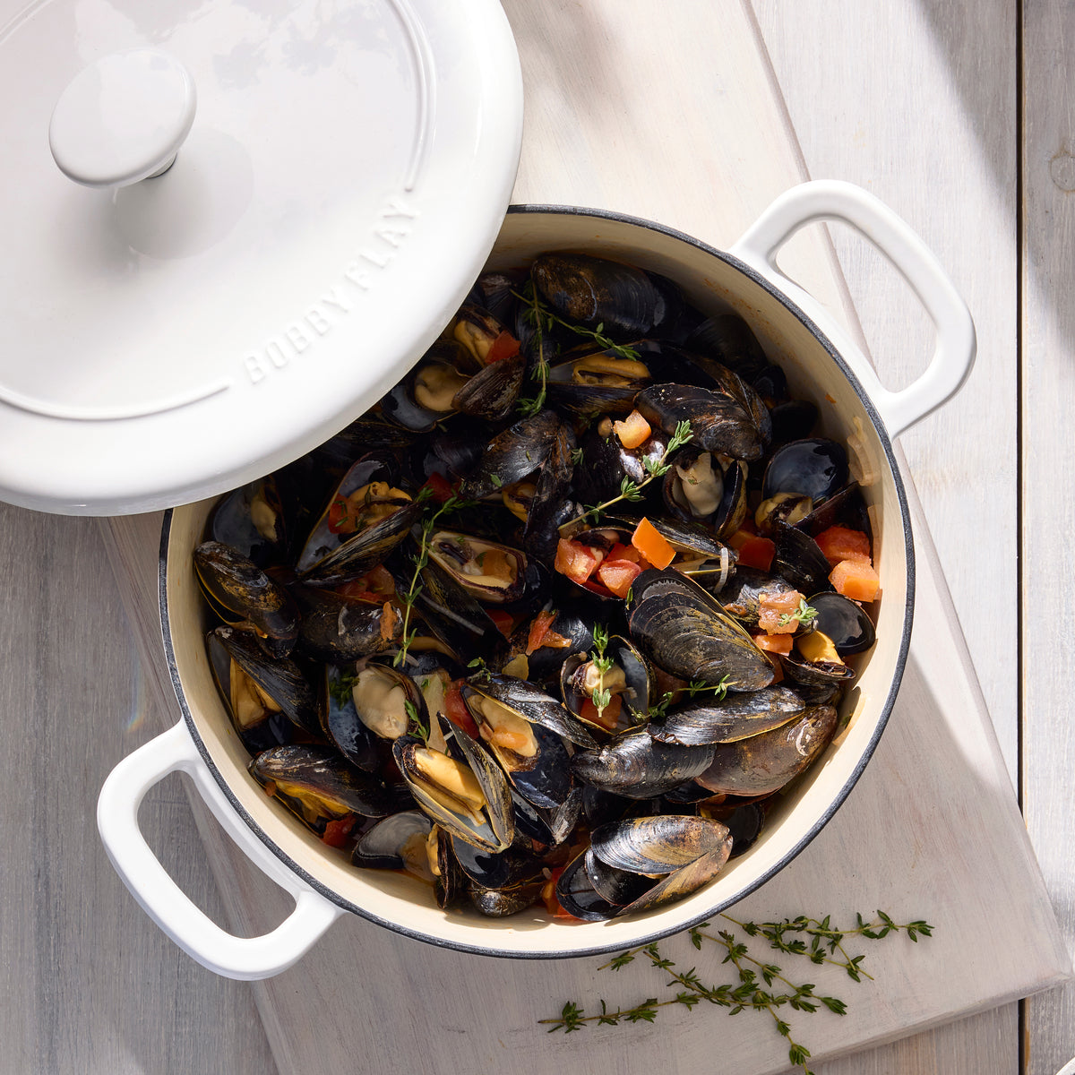Bobby Flay by GreenPan 5.5 Quart Enameled Cast Iron Dutch Oven - Ivory | Premium Cookware for Braising, Stewing & Baking | Perfect for Soups, Stews & Bread Making