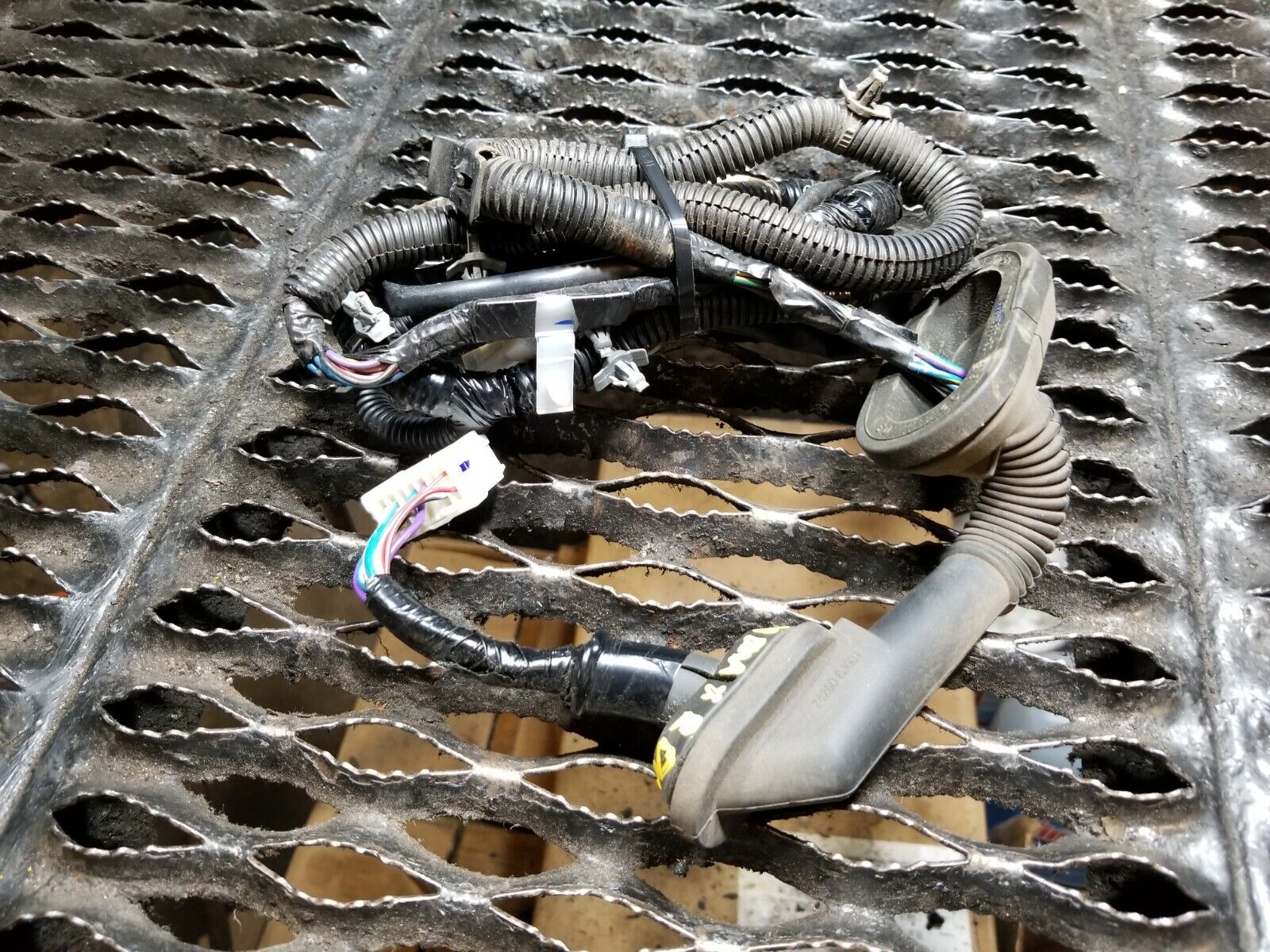 04-08 Nissan Maxima Rear Left Driver Side Door Wire Harness OEM - Perfect for Electrical Repairs & DIY Car Maintenance