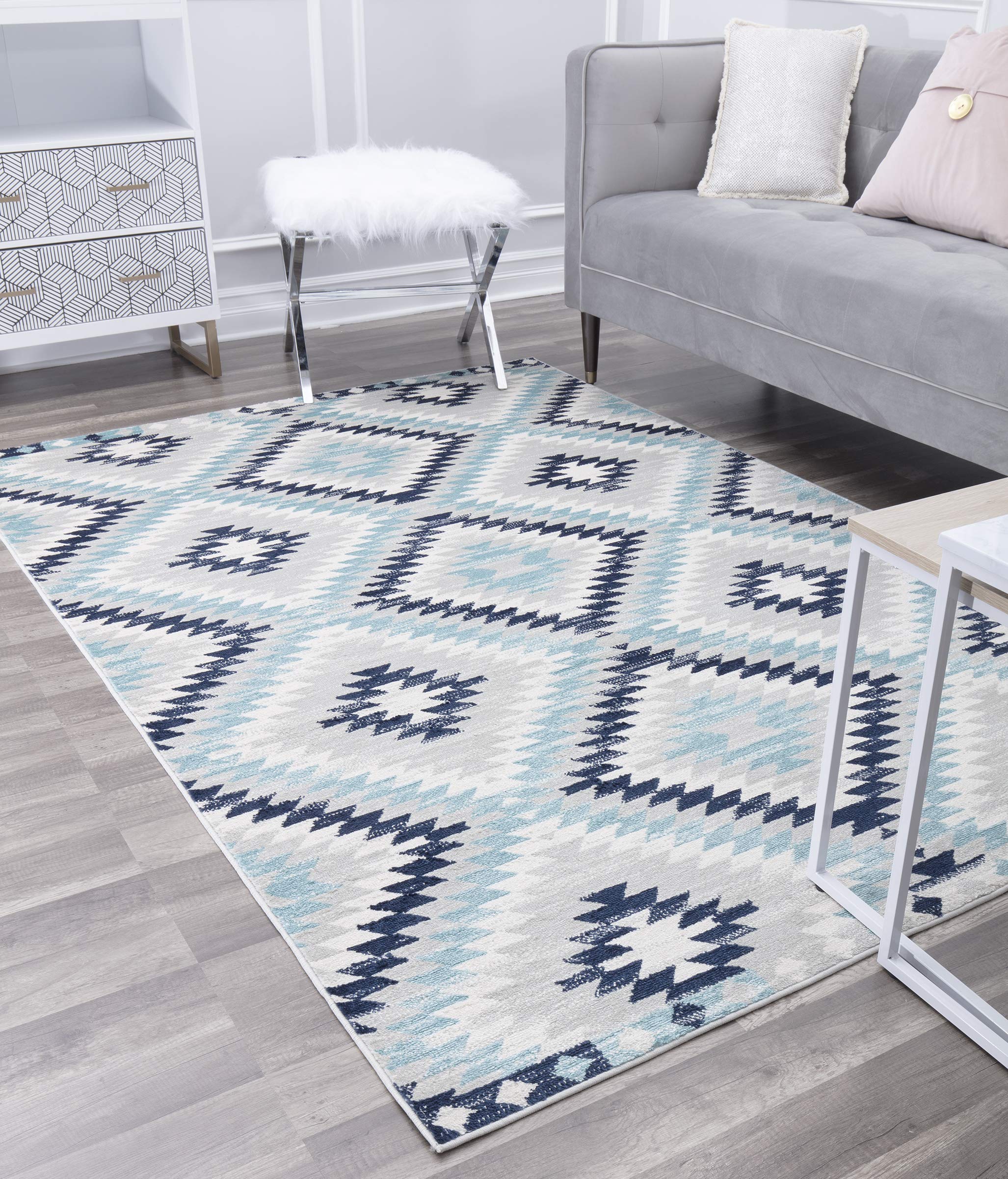 CosmoLiving by Cosmopolitan Heron Area Rug in Ice Blue - Soft Modern Living Room Bedroom Rug for Home Decor