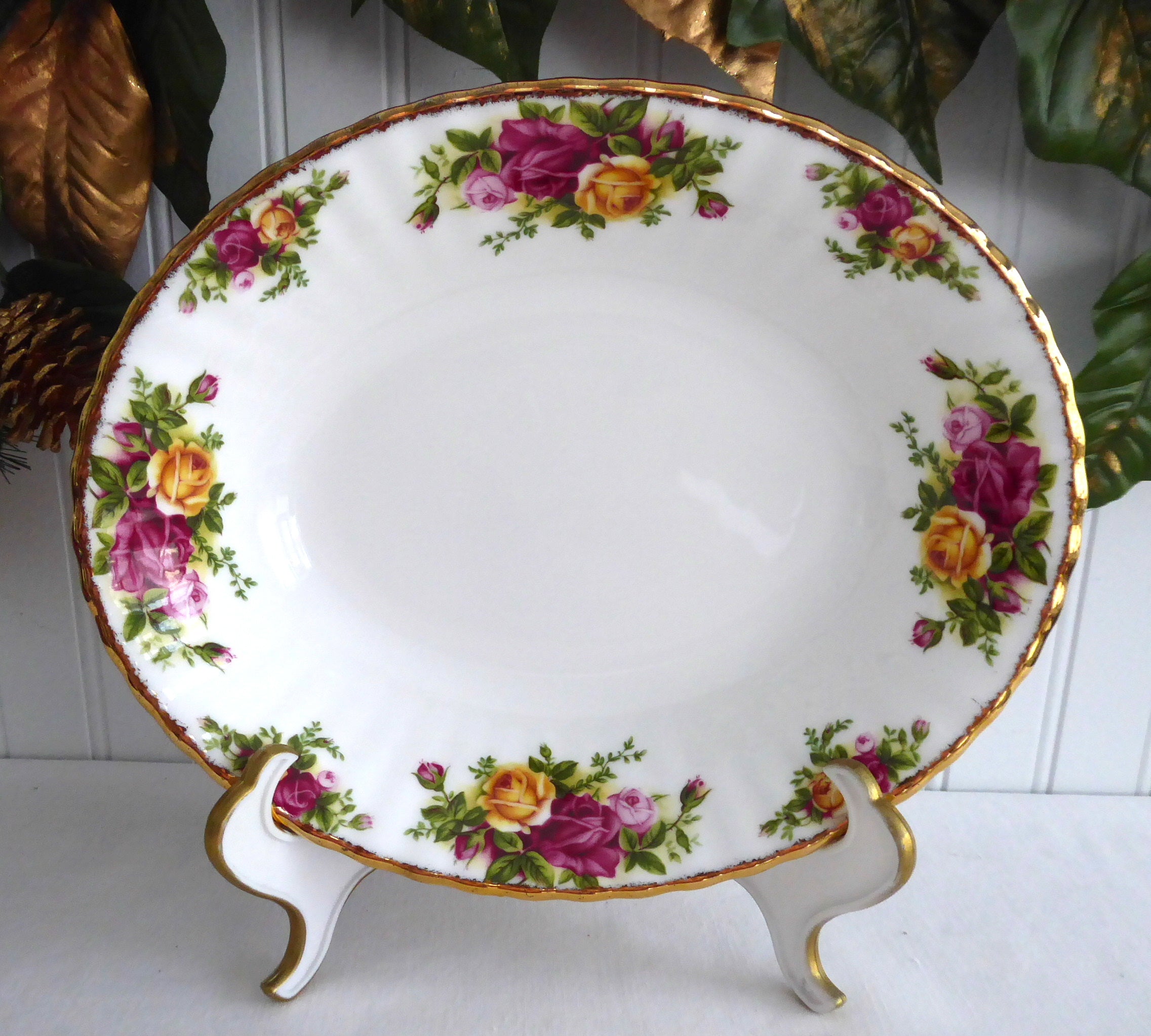Royal Albert Old Country Roses 13 Inch Large Oval Serving Platter - Elegant Fine China for Dinner Parties, Tea Time & Special Occasions