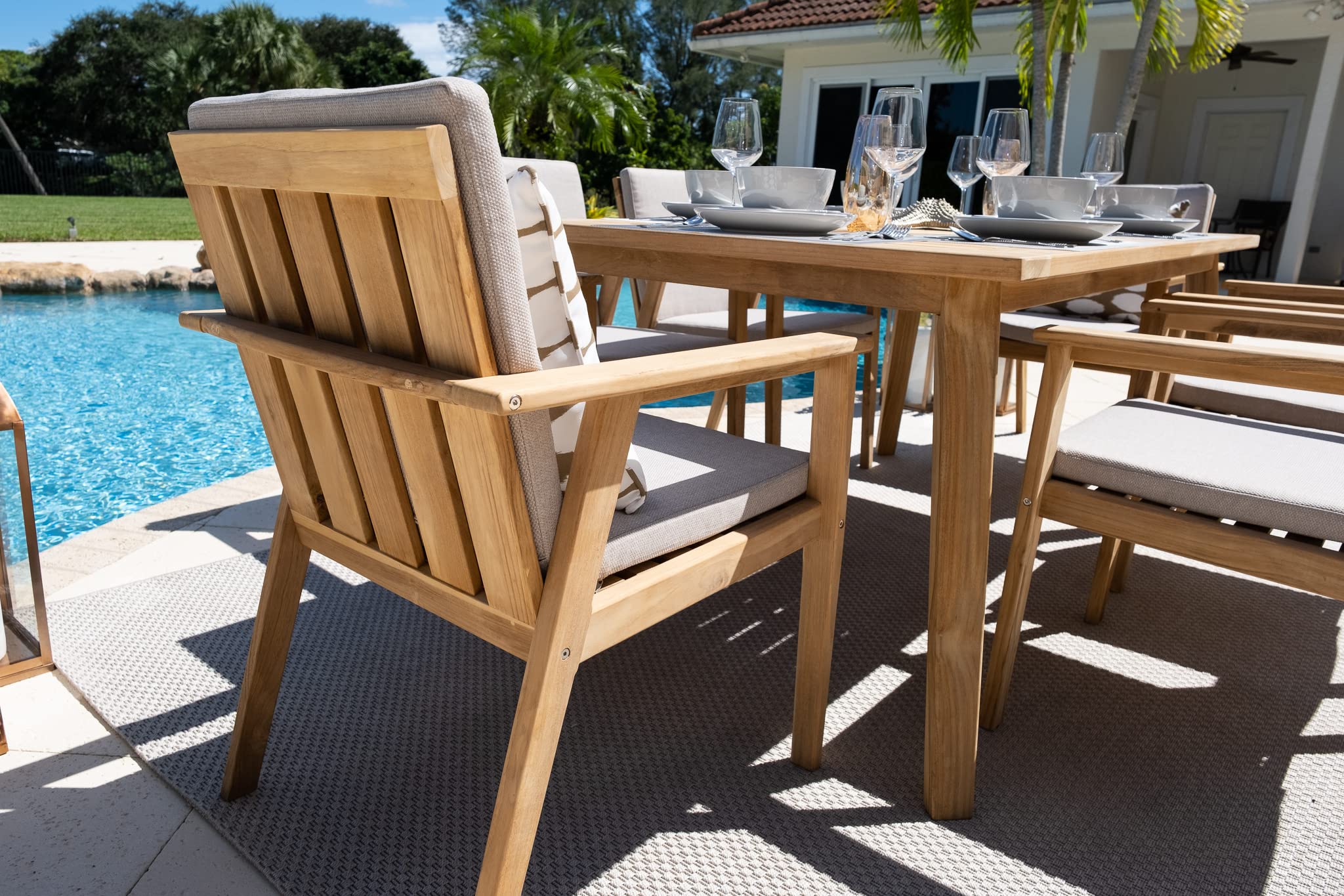 Premium 7-Piece Eucalyptus Wood Outdoor Dining Set with Table & 6 Armchairs - Patio, Garden, Poolside Furniture for Backyard Entertaining