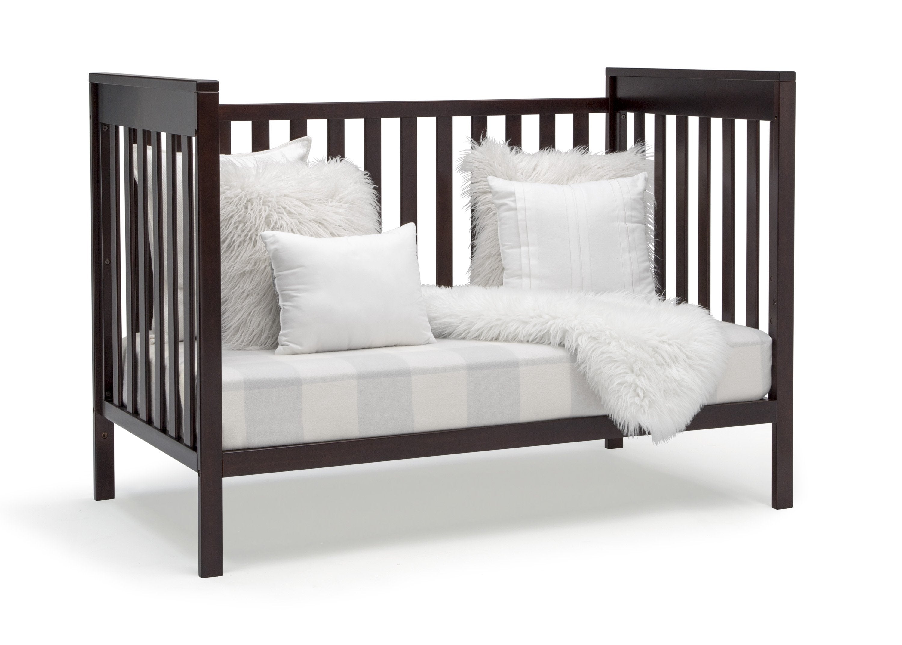 Mercer 6-in-1 Convertible Baby Crib with Toddler Rail - White Nursery Furniture for Newborn to Full Size Bed | Perfect for Nursery, Bedroom & Guest Room