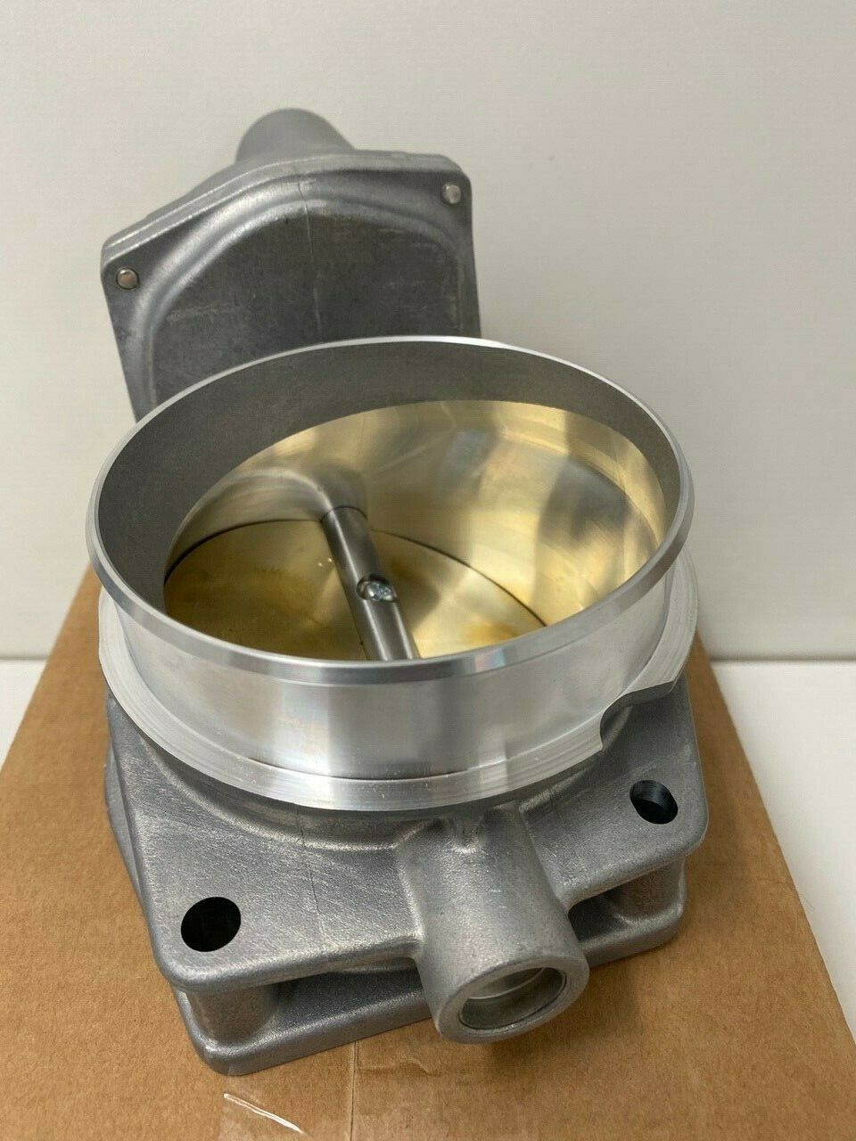 Genuine Holden VE VF WM WN V8 Throttle Body - Part #12605109 - Compatible with Commodore, Caprice & Ute Models - Perfect for Engine Performance Upgrades & Repairs