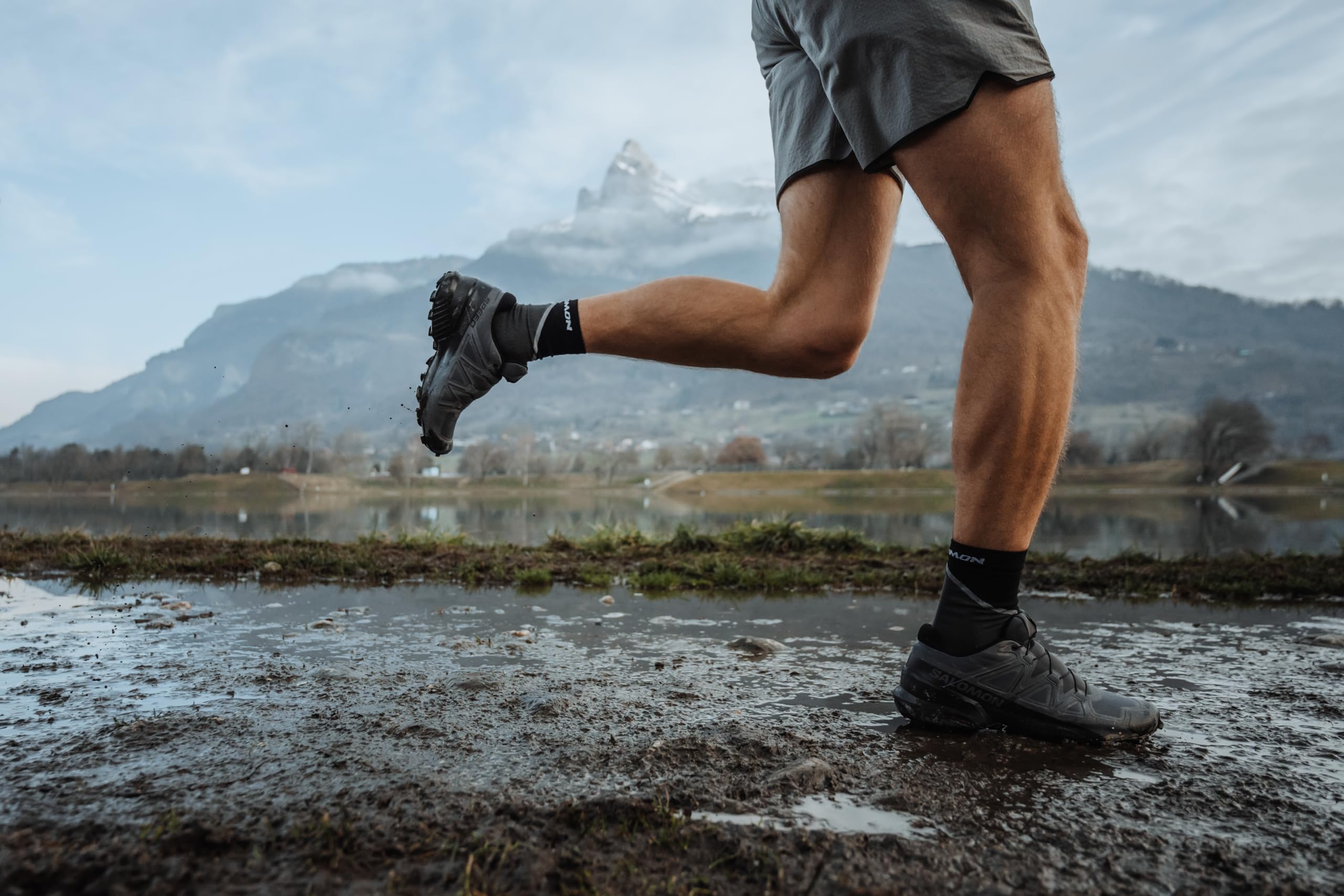 Salomon Men's Speedcross 5 Trail Running Shoes - Lightweight Hiking & Outdoor Adventure Footwear for Trail Runners (Perfect for Muddy Terrains & Mountain Trails)
