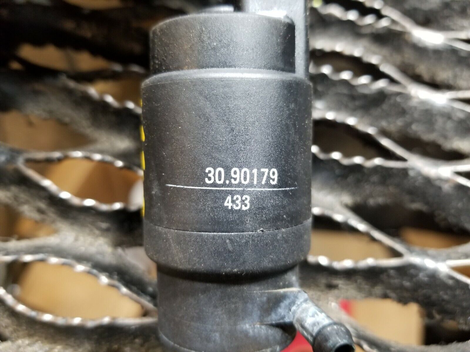 Original Mercedes-Benz W220 W215 S430 S500 CL500 Windshield Washer Pump OEM #104 - Perfect for Car Maintenance & Repair