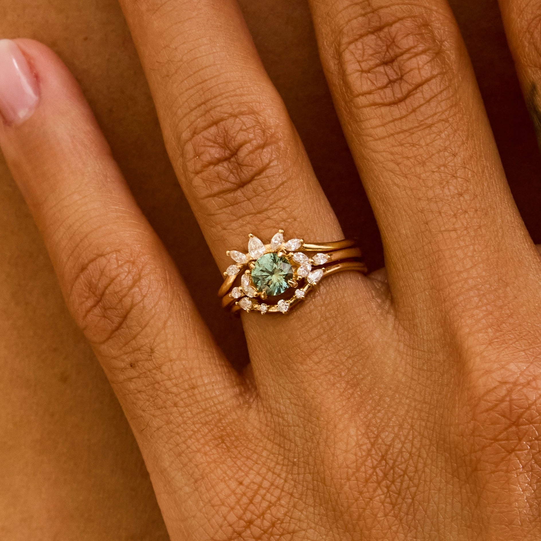 Unique 14K Yellow Gold Engagement Ring with Round Sapphire & Brilliant Diamonds – Perfect for Proposals, Anniversaries & Special Occasions