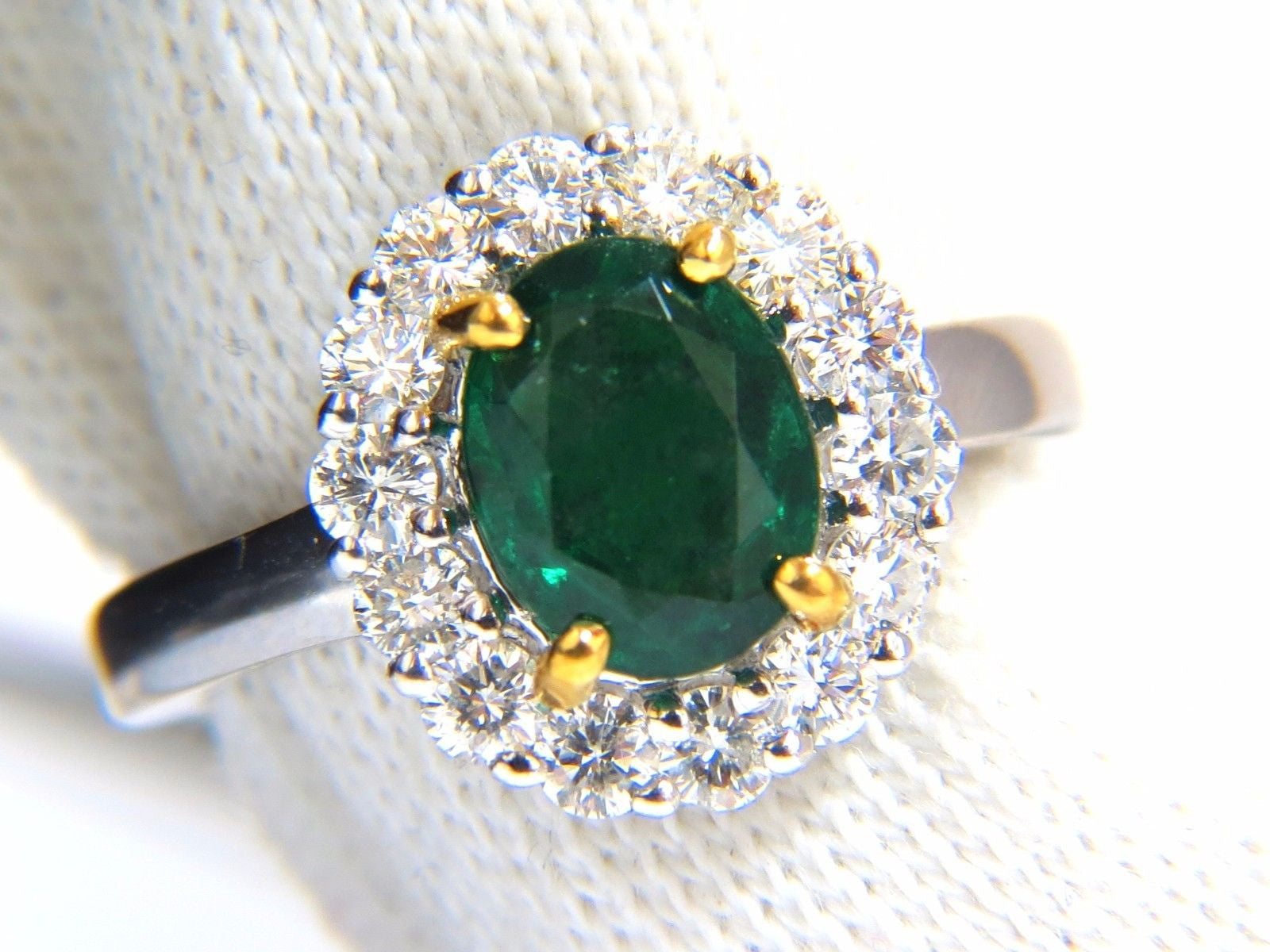 2.46CT Natural Emerald & Diamond Halo Ring in 18KT Gold - Vivid Green Gemstone for Engagement, Wedding & Special Occasions