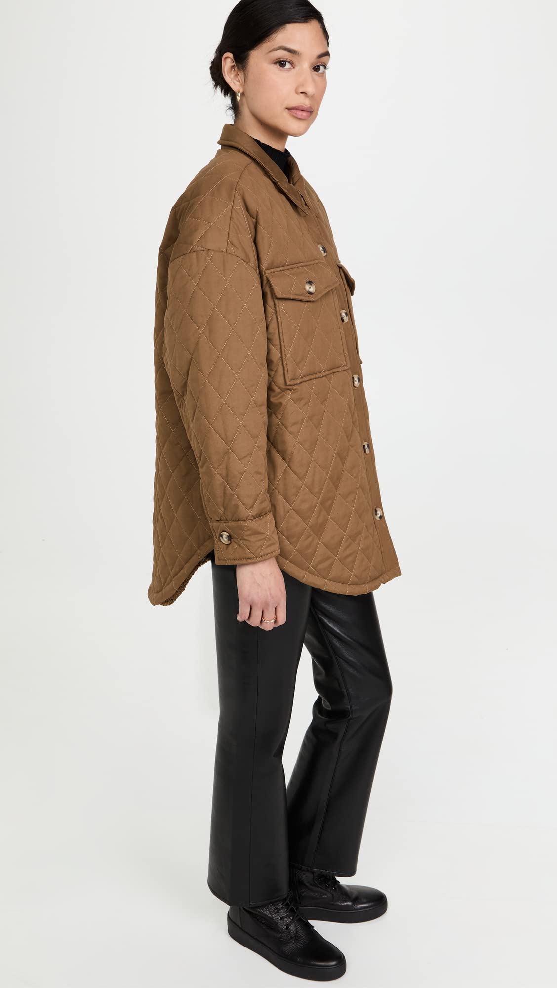 Good American Essentials Women's Quilted Sherpa Shacket Jacket - Cozy Winter Outerwear for Casual Outings & Outdoor Adventures