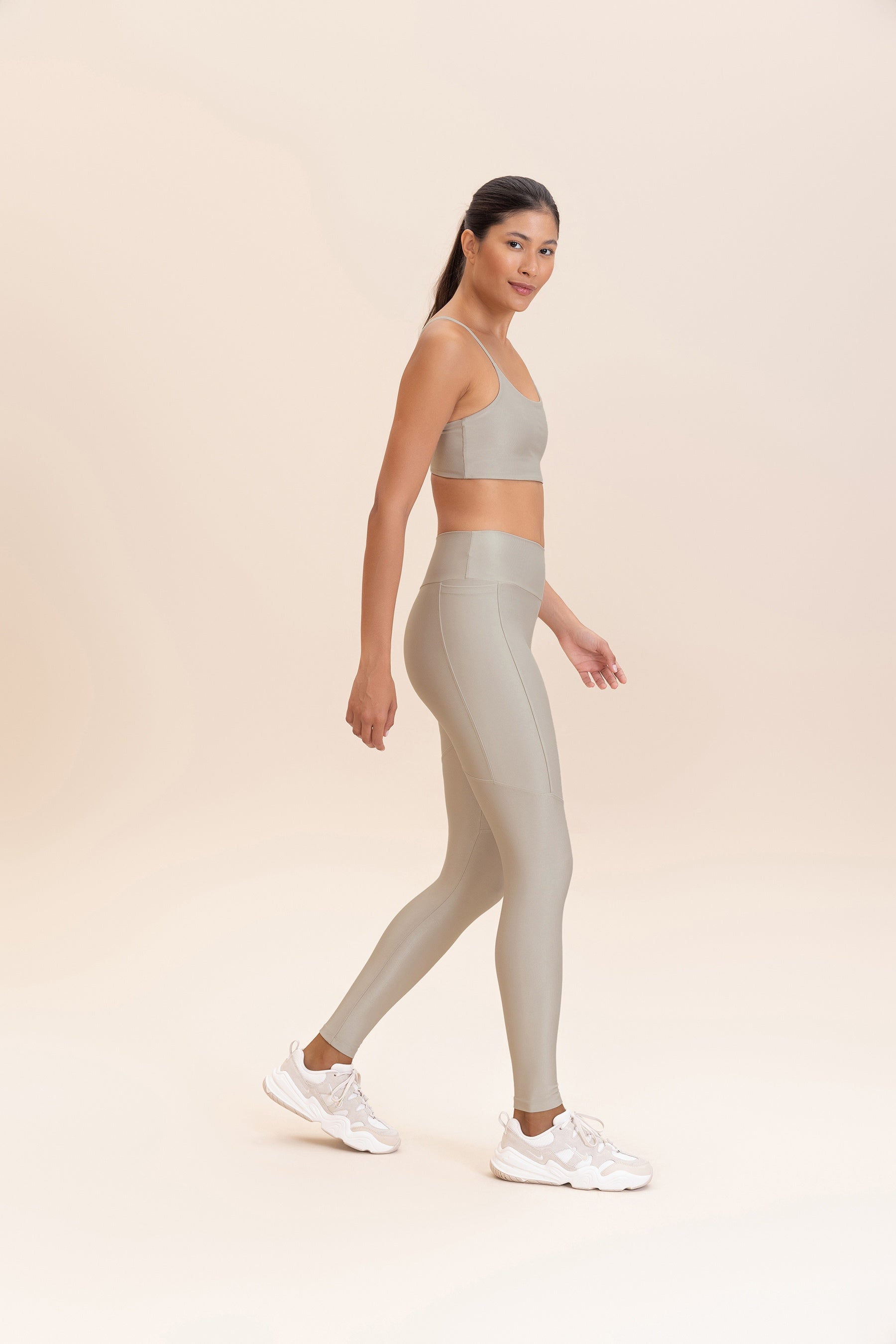 Allure® Adaptiv Curve Sports Bra - High Support Workout Bra for Women, Seamless Comfort & Breathable Fabric - Perfect for Running, Yoga & Gym