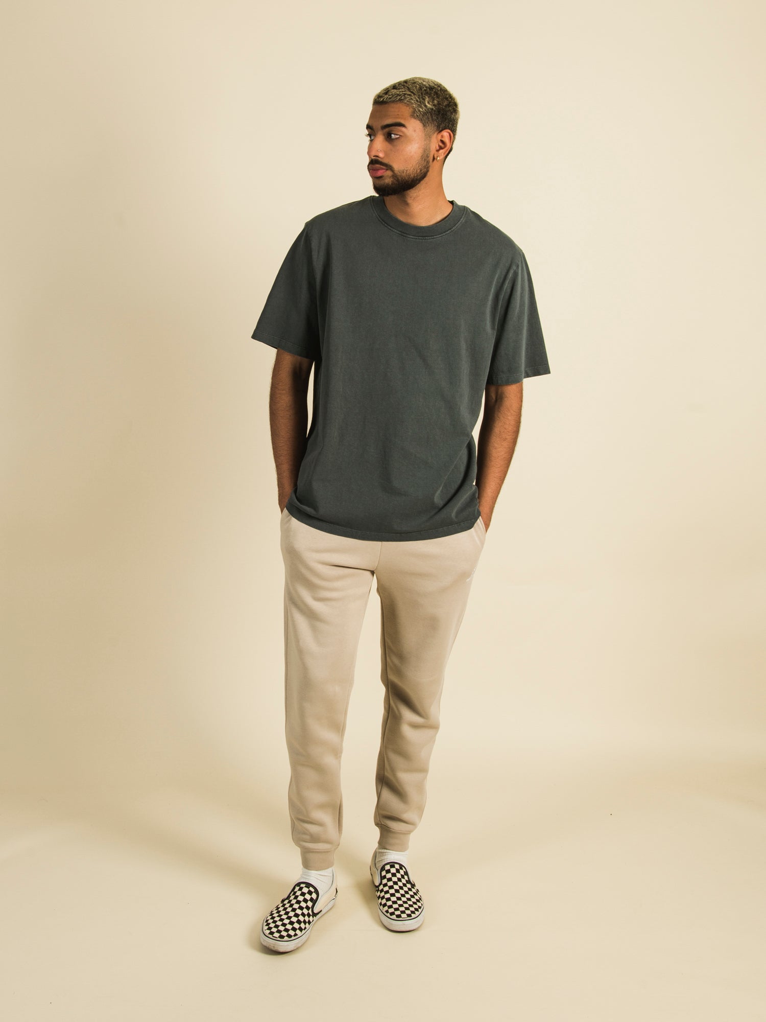 Converse Embroidered Star Chevron Pants - Trendy Streetwear for Men & Women | Perfect for Casual Outfits, Music Festivals & Urban Fashion