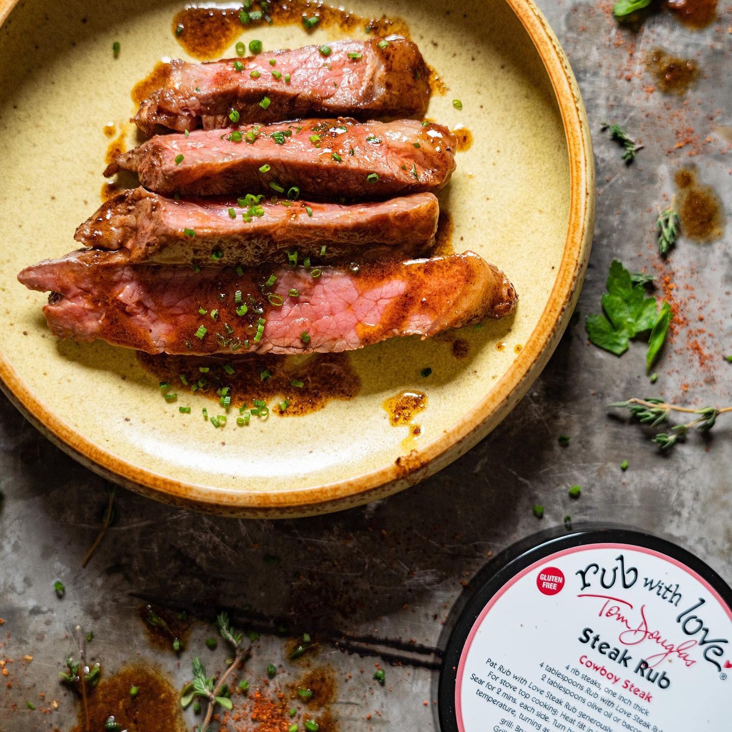 Premium BBQ Spice Gift Set - 12 Jars Ultimate Meat Rubs & Seasonings for Grilling Fish, Chicken, Pork & Steak | Perfect for Backyard BBQ, Tailgating & Holiday Gifting
