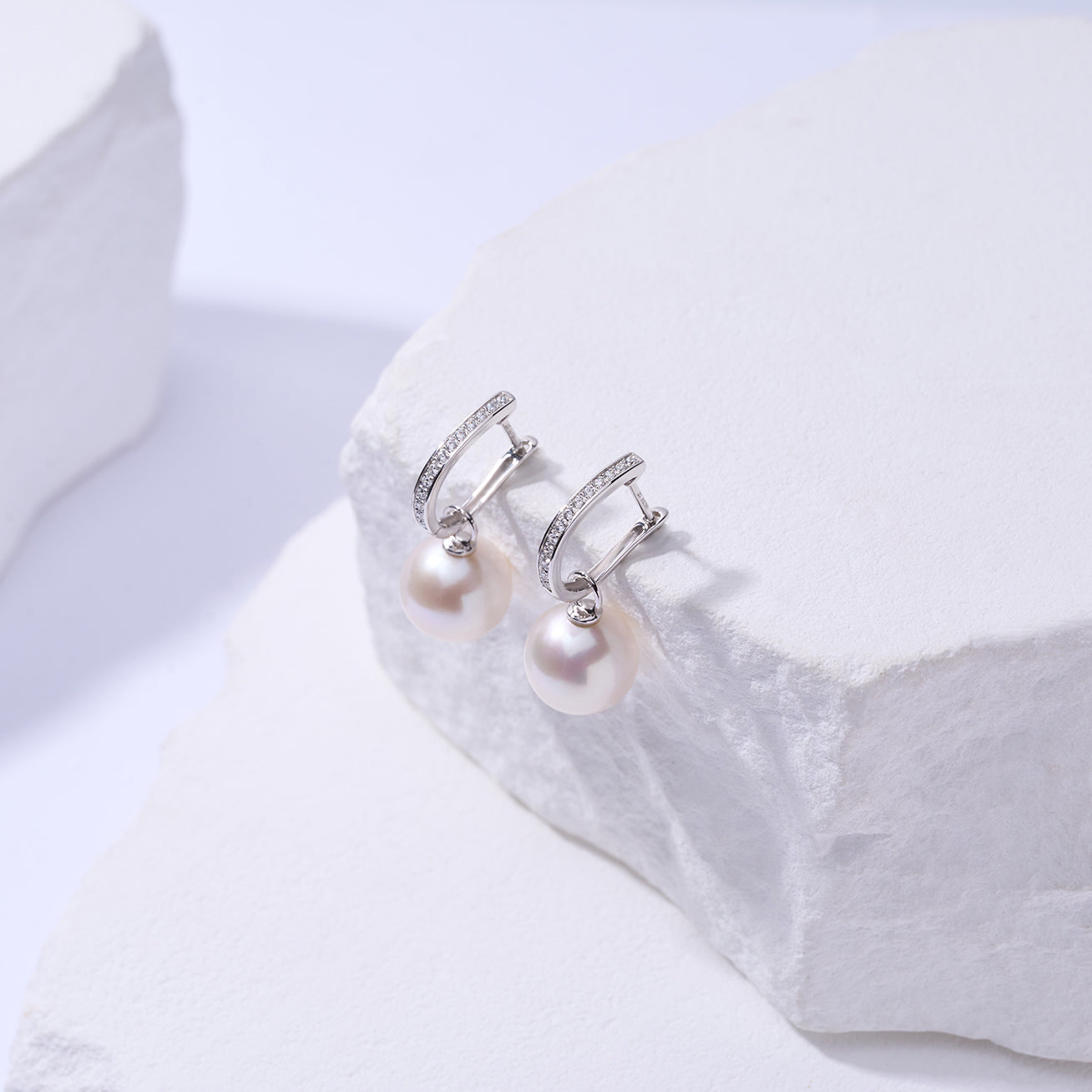 18K Solid Gold Edison Pearl Earrings for Women - Luxury Pearl Stud Earrings, Hypoallergenic Jewelry Gift for Her - Perfect for Weddings, Parties & Special Occasions (KE00256)