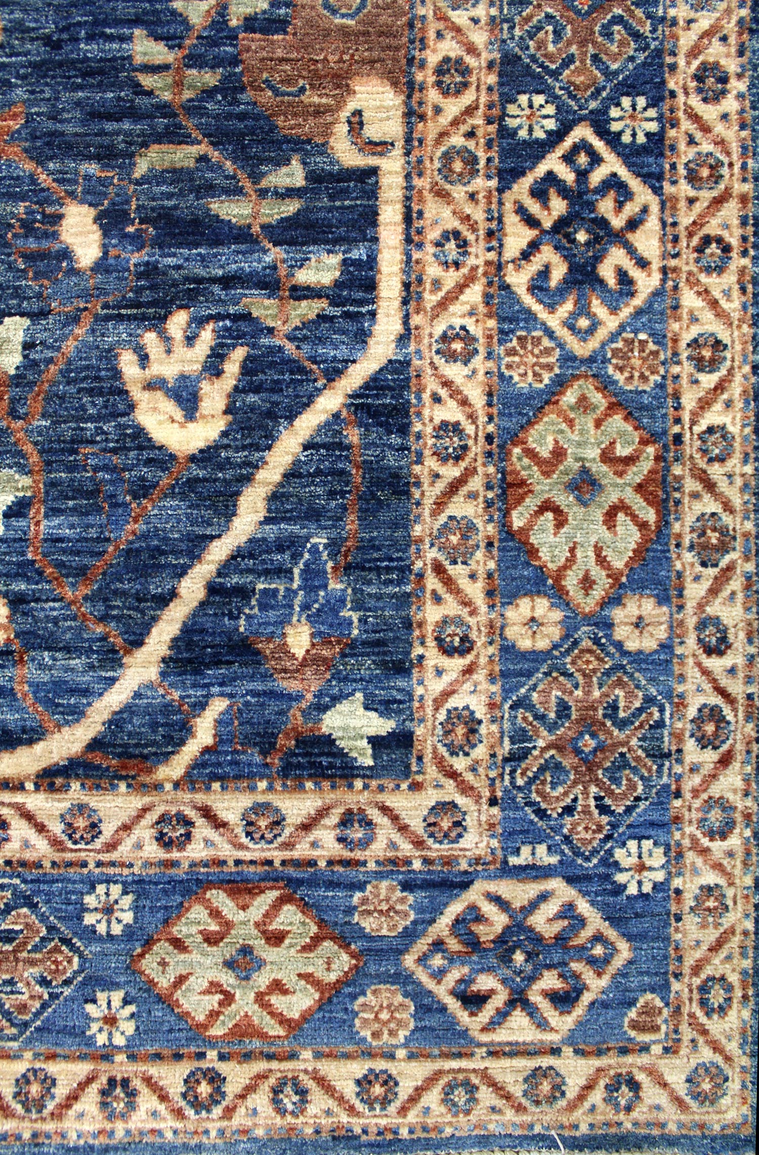Handwoven Arabesque Bijar Transitional Area Rug J62609 - Perfect for Living Room, Bedroom, or Office Decor