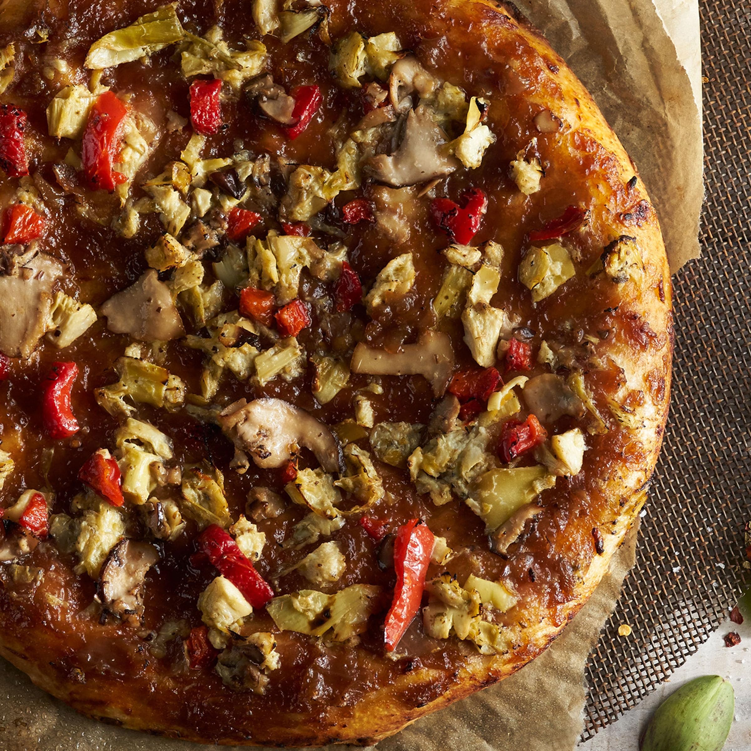 Amy's Organic Roasted Vegetable Vegan Frozen Pizza - Gluten-Free, Dairy-Free with Mushrooms, Onions & Peppers - 12 Oz Frozen Meal - Perfect for Quick Vegan Dinners & Healthy Family Meals