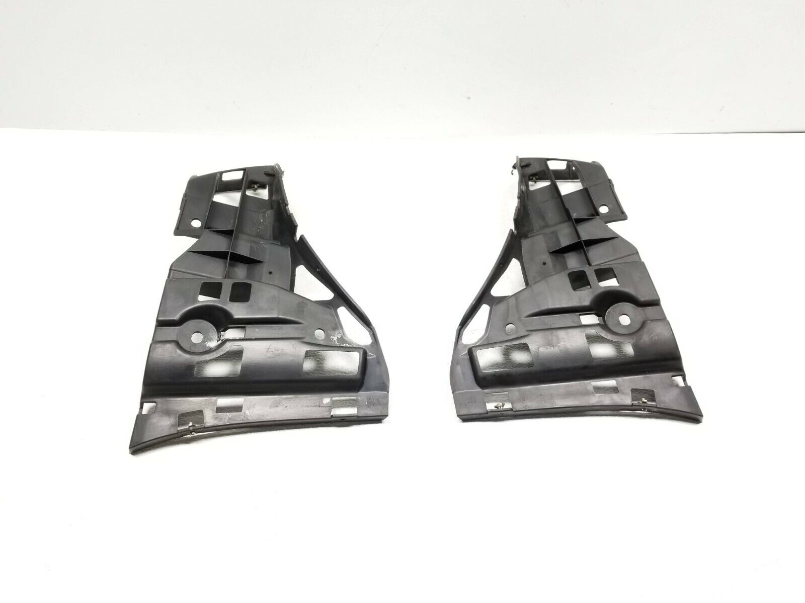 Mercedes Benz W203 C230 Coupe Rear Bumper Guide Bracket Set (2002-2006) - OEM Replacement Parts for Enhanced Safety & Perfect Fit - Ideal for Car Repair & Restoration Projects