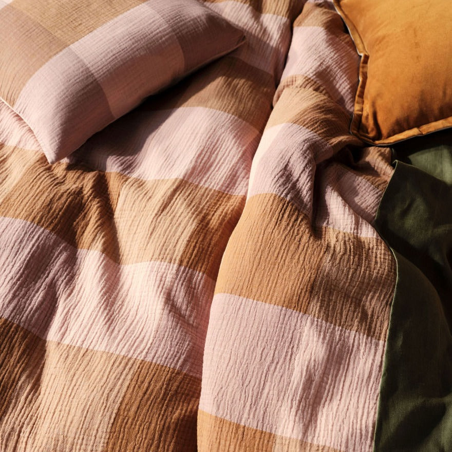 Premium Linen House Irvine Pink Salt Quilt Cover Set - Soft & Breathable Bedding for Cozy Nights - Perfect for Master Bedrooms, Guest Rooms & Luxury Hotels