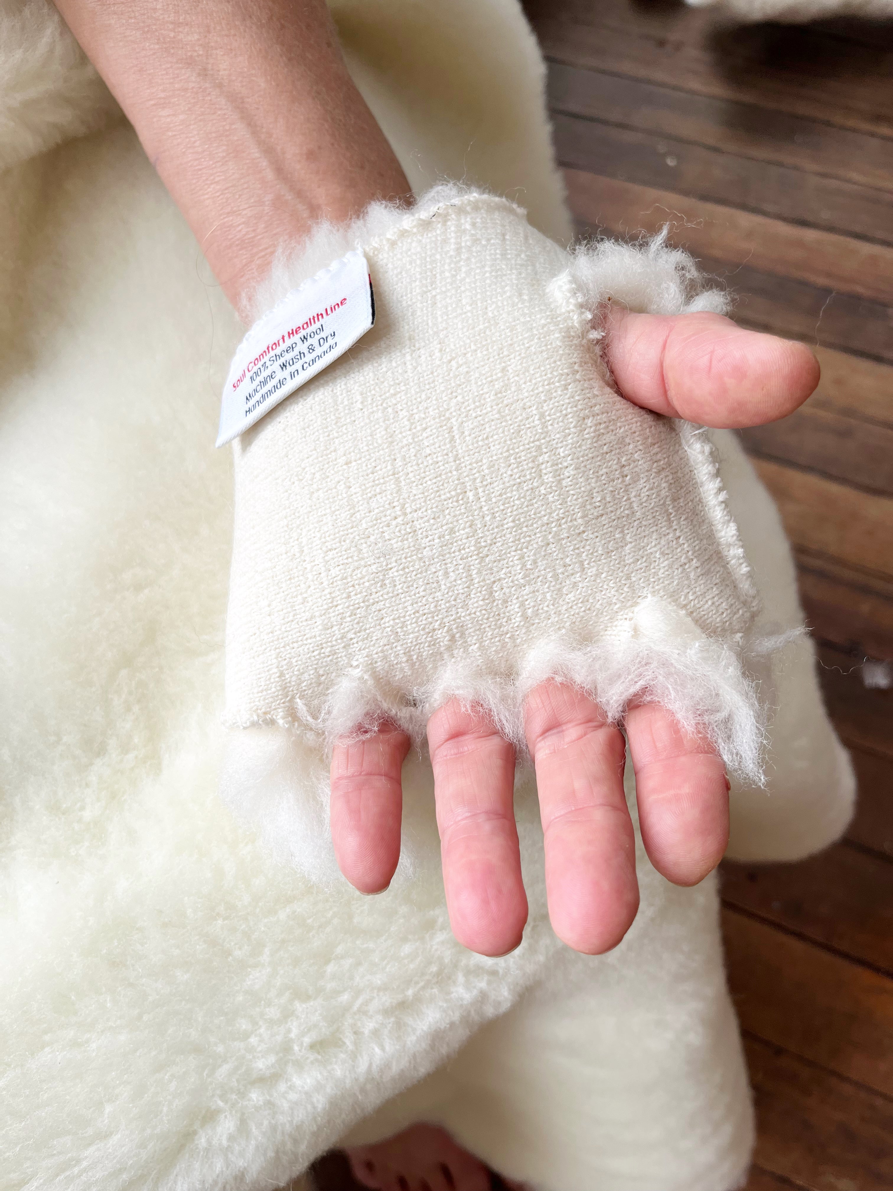 Premium Wool Hand Protector - Soft & Warm Winter Gloves for Men & Women - Ideal for Outdoor Activities, Skiing, Hiking & Cold Weather Protection