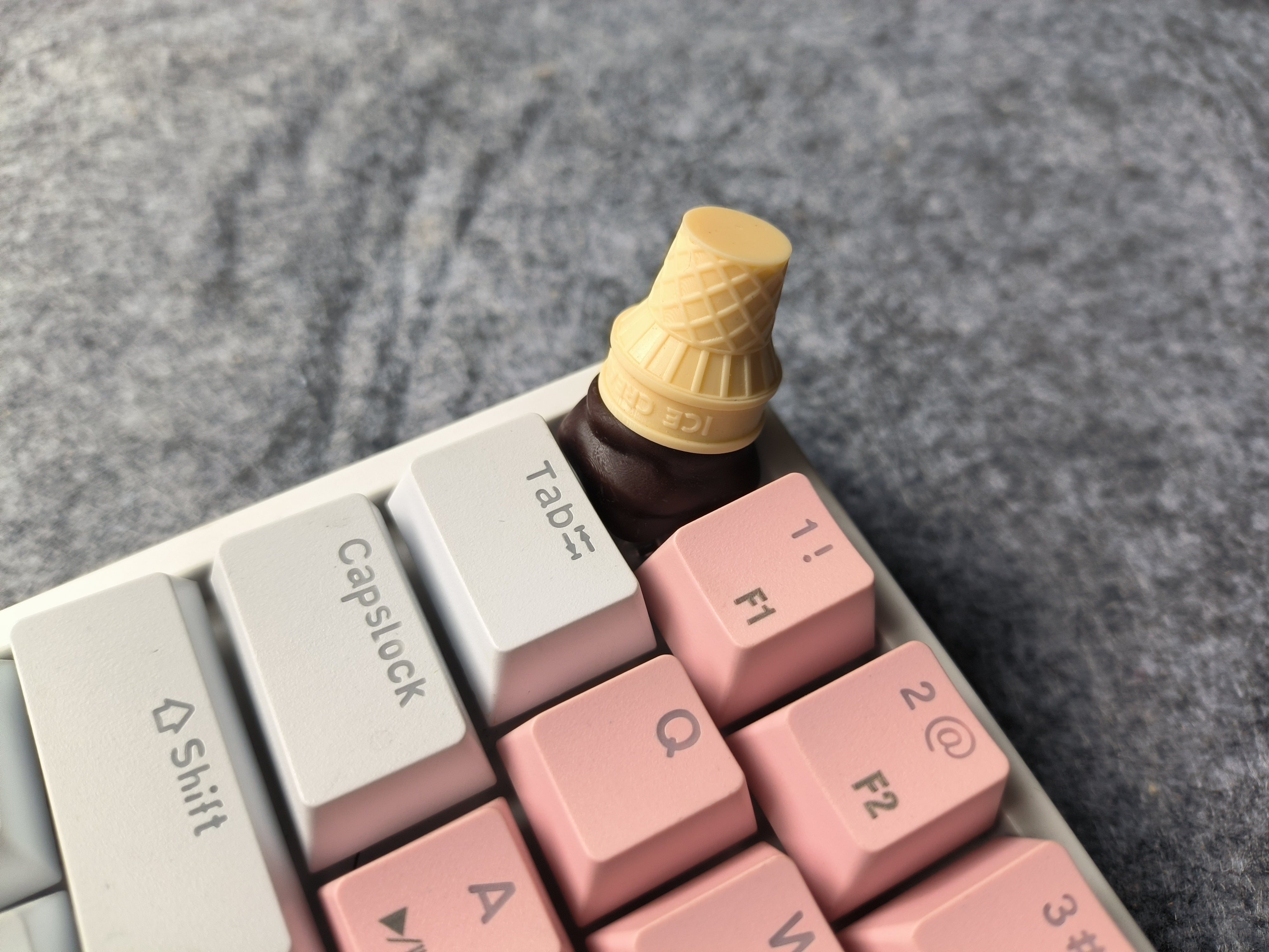 Funny Food-Themed Keycaps for Mechanical Keyboards - Ice Cream Drip Design, Unique & Customizable - Perfect for Gamers & Typing Enthusiasts