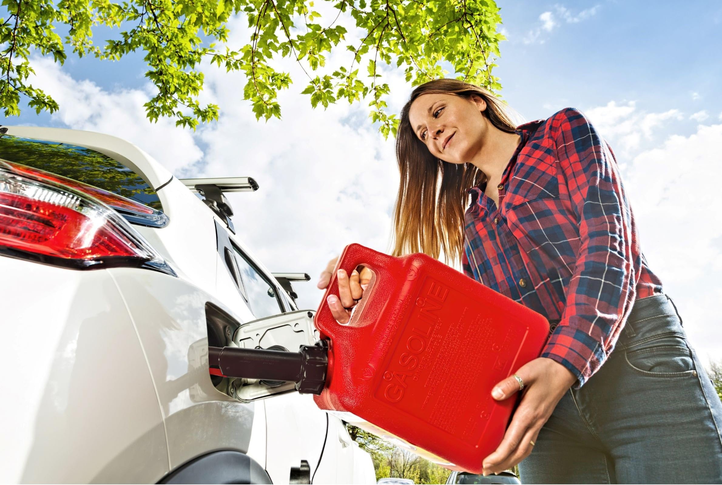 Midwest Can 1210 Safe-Flo 1 Gallon Gas Can with Auto Shut Off - Durable Red Fuel Container with FlameShield Safety System & Quick-Flow Spout - 8 Pack - Ideal for Emergency Preparedness, Lawn Care & Outdoor Equipment Fuel Storage