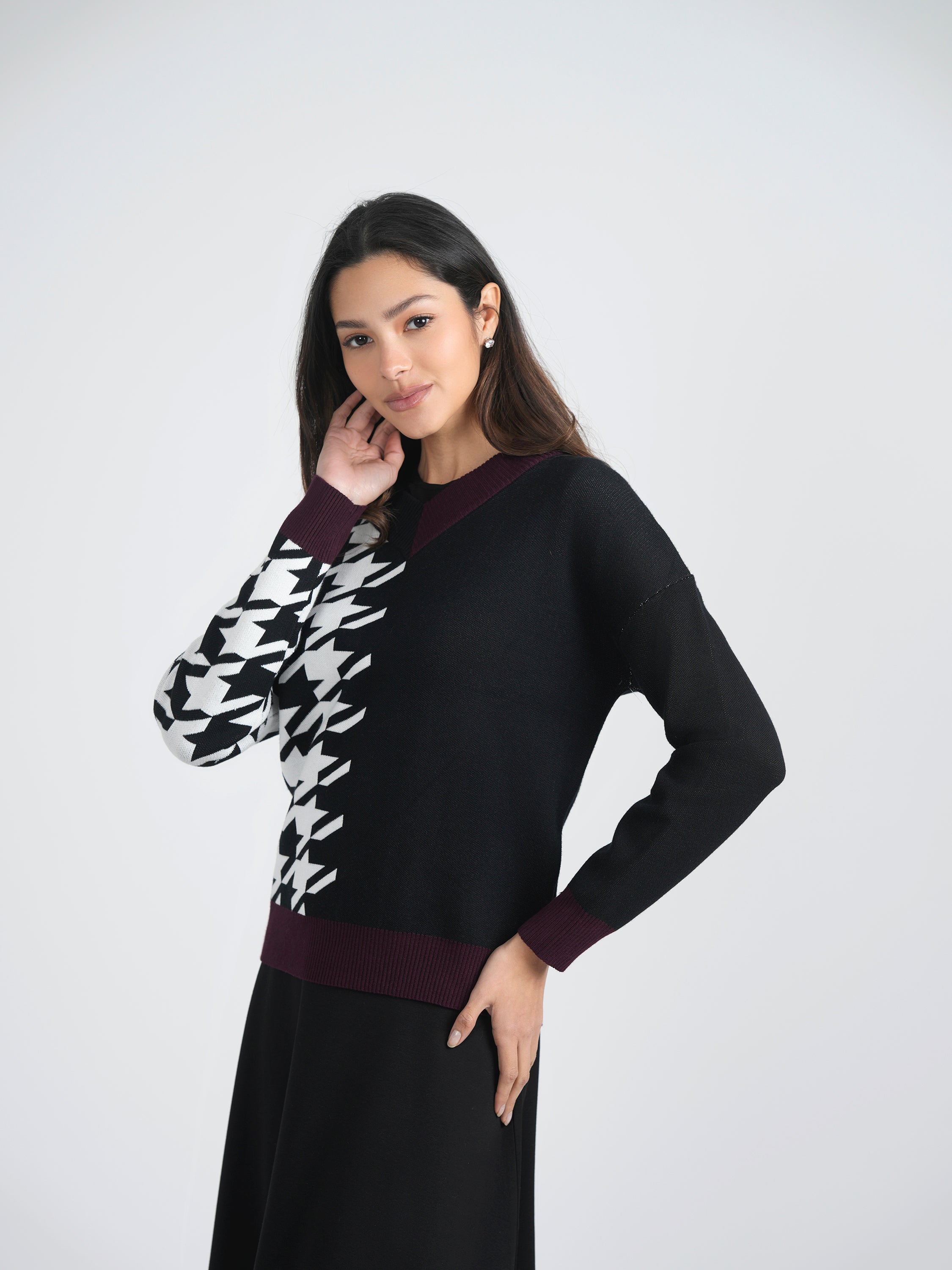 Stylish Houndstooth Color Block Sweater for Women - Trendy Knit Pullover for Fall & Winter - Perfect for Office, Casual Outfits & Holiday Gatherings