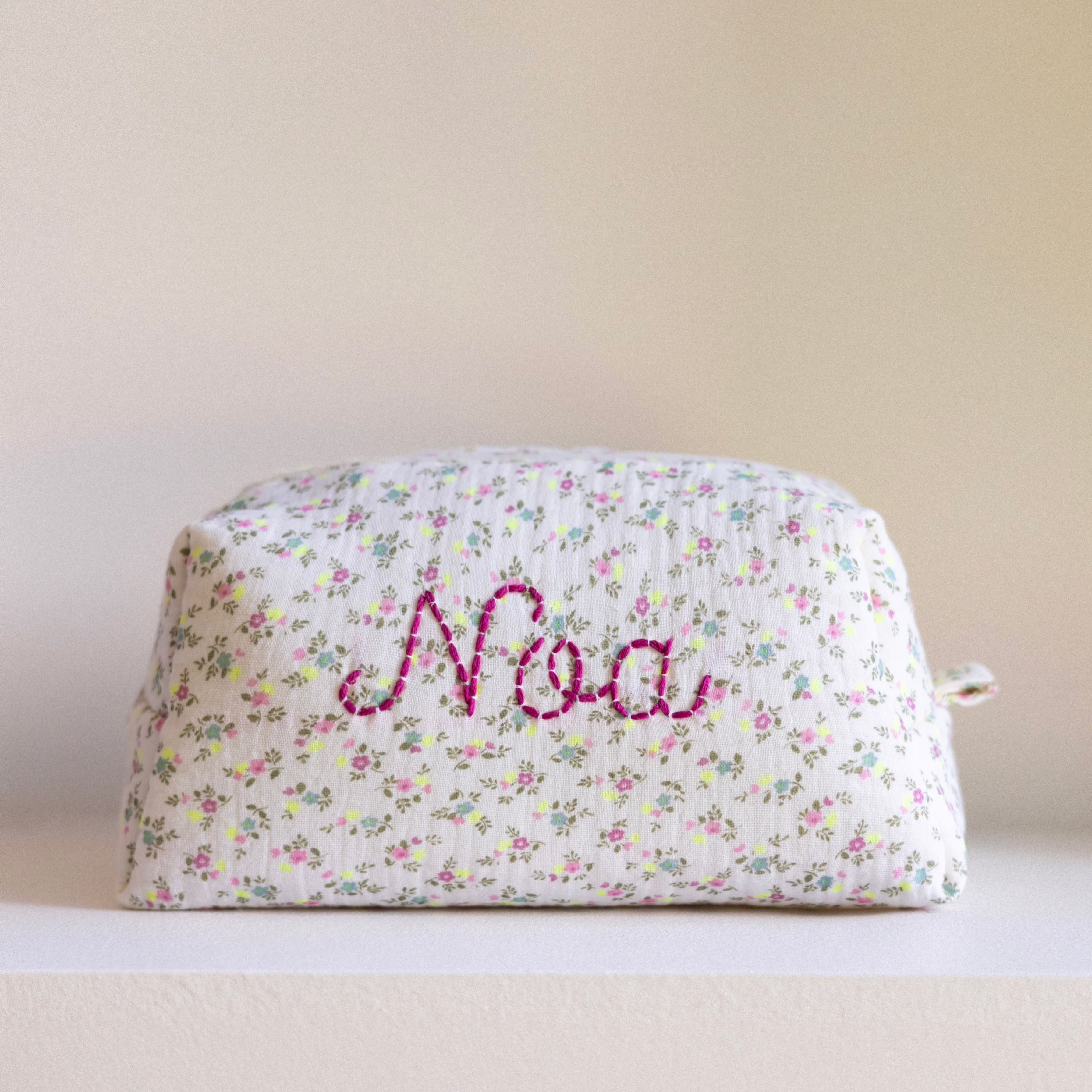 Waterproof Travel Toiletry Bag with Floral Print - Lightweight Hanging Cosmetic Organizer for Women & Men - Perfect for Travel, Gym, Camping & Daily Use