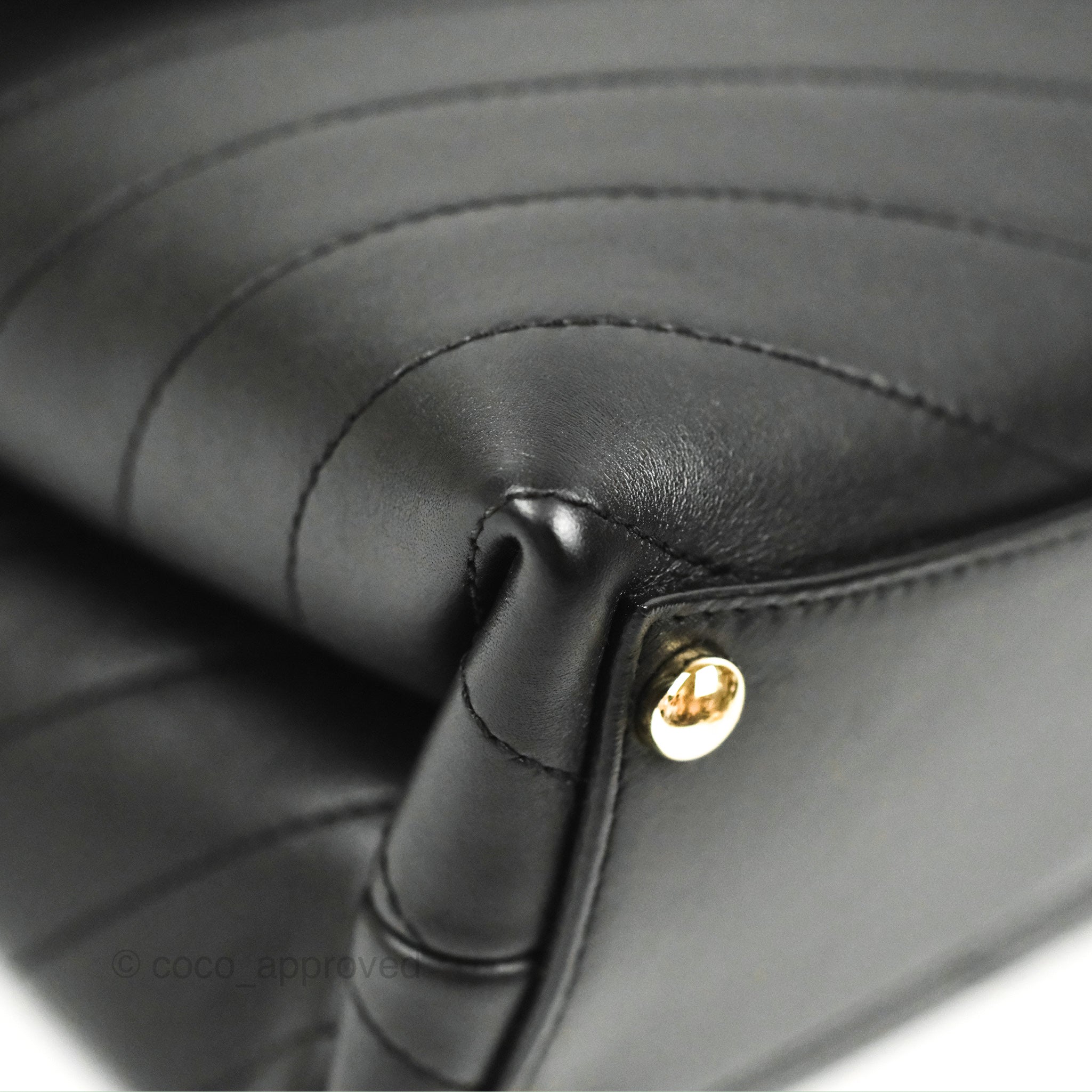 Chanel Chevron Stitched Coco Flap Bag in Black Calfskin with Gold Hardware - Luxury Crossbody Purse for Women, Perfect for Evening Events & Date Nights