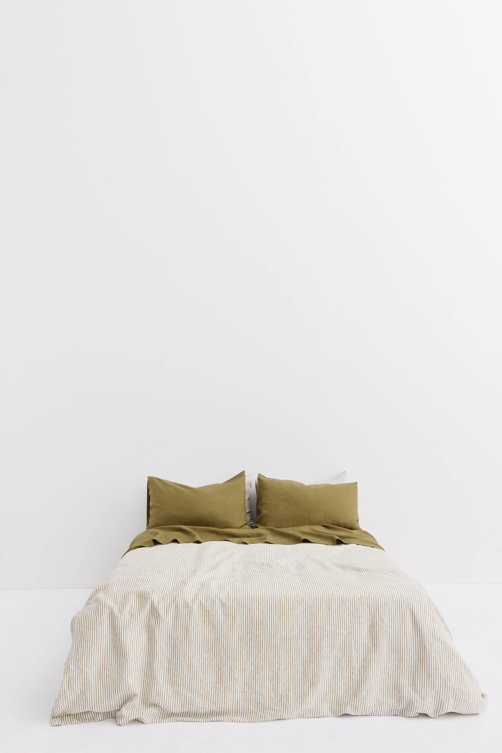 Premium 100% Linen Pillowcases - Olive Green, Breathable & Hypoallergenic - Perfect for Bedroom, Hotel, or Airbnb Comfort