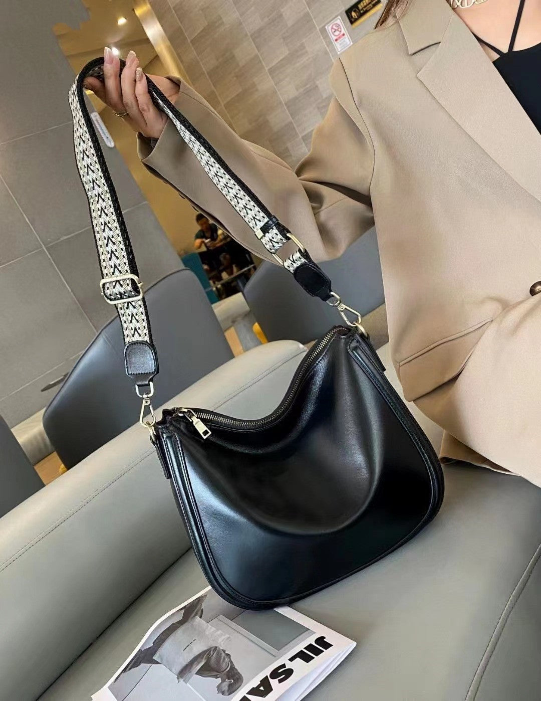 Stylish and Comfortable Crossbody Bag for Women - Perfect for Travel, Shopping, and Everyday Use