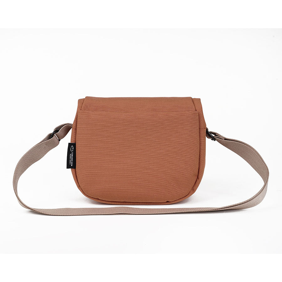HELLOLULU Venus Compact Camera Bag Brown - Stylish & Lightweight DSLR/SLR Bag for Travel, Hiking & Everyday Use