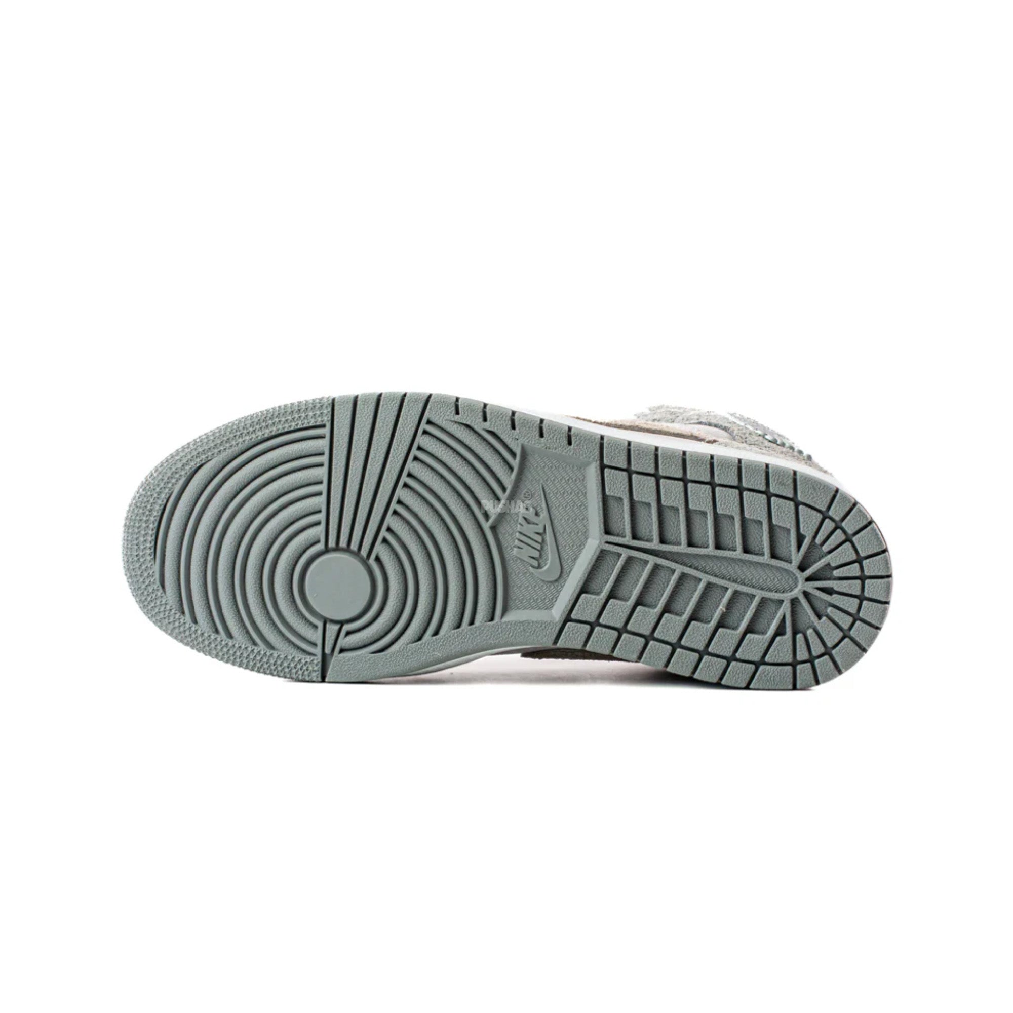 Air Jordan 1 Mid SE 'Particle Grey' Women's Basketball Shoes (2021) - Perfect for Streetwear, Casual Outfits & Sneaker Collectors