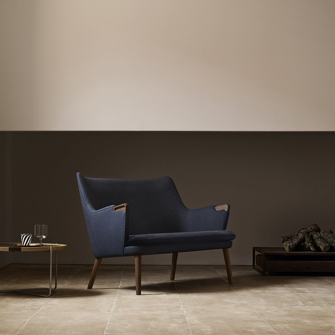 Wegner CH72 Sofa by Carl Hansen & Son - Mid-Century Modern Lounge Chair for Living Room & Office