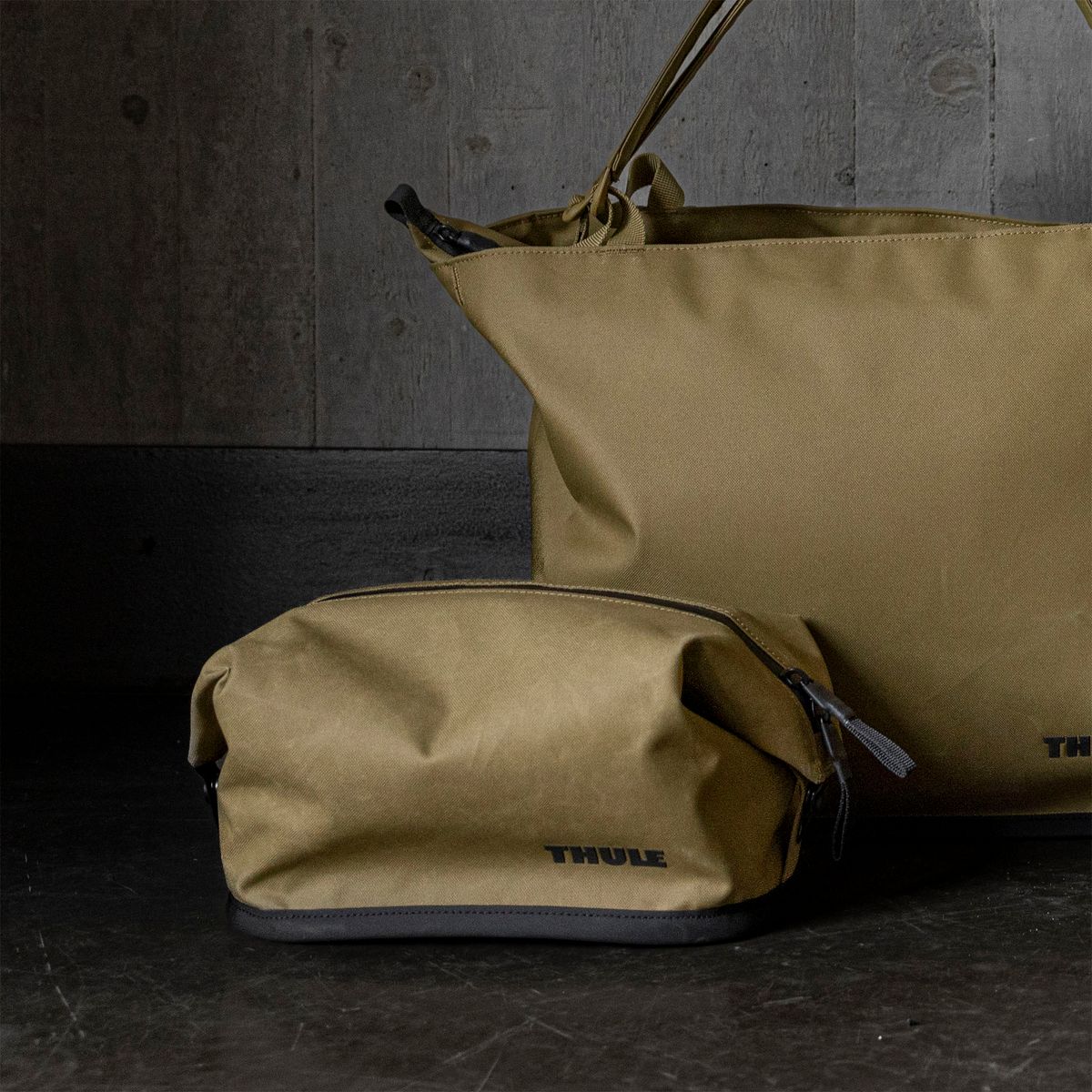 Premium Travel Toiletry Bag for Men & Women - Waterproof Hanging Cosmetic Organizer with Multiple Pockets - Perfect for Gym, Camping, Business Trips & Air Travel
