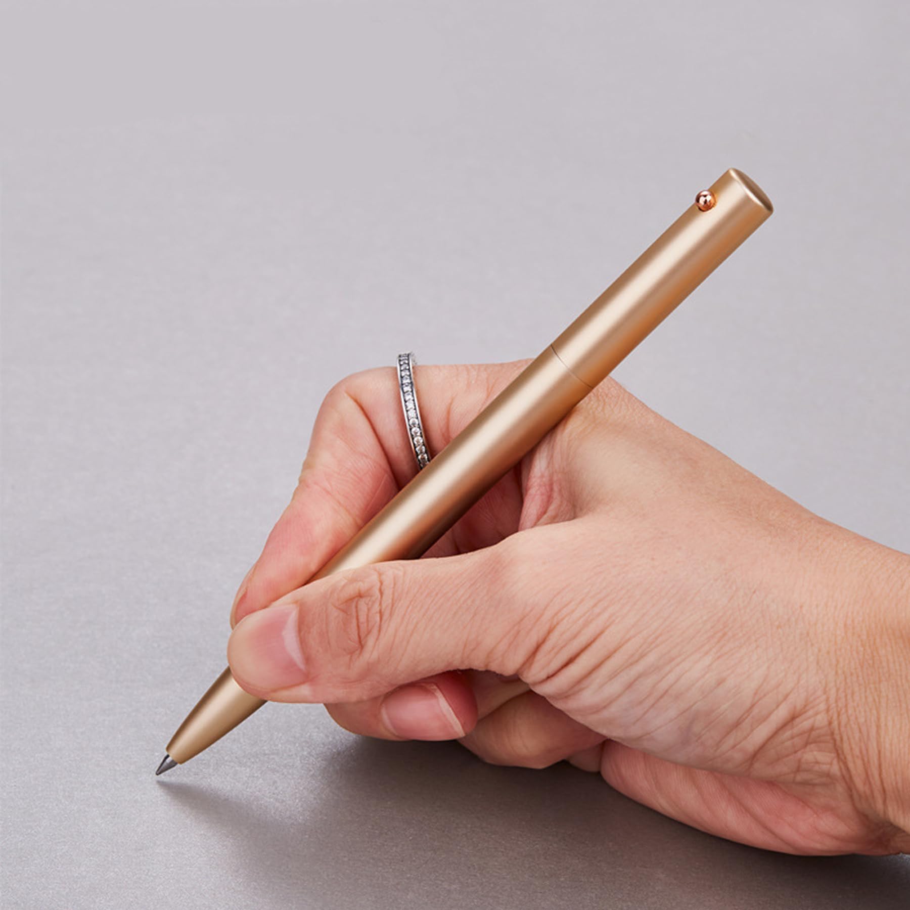 DUNBONG Retractable Metal Gel Pen - 0.5mm Medium Point Ballpoint Pens with Smooth Black Gel Ink (Red Barrel) - Perfect for Office, School, Note Taking & Gift Giving