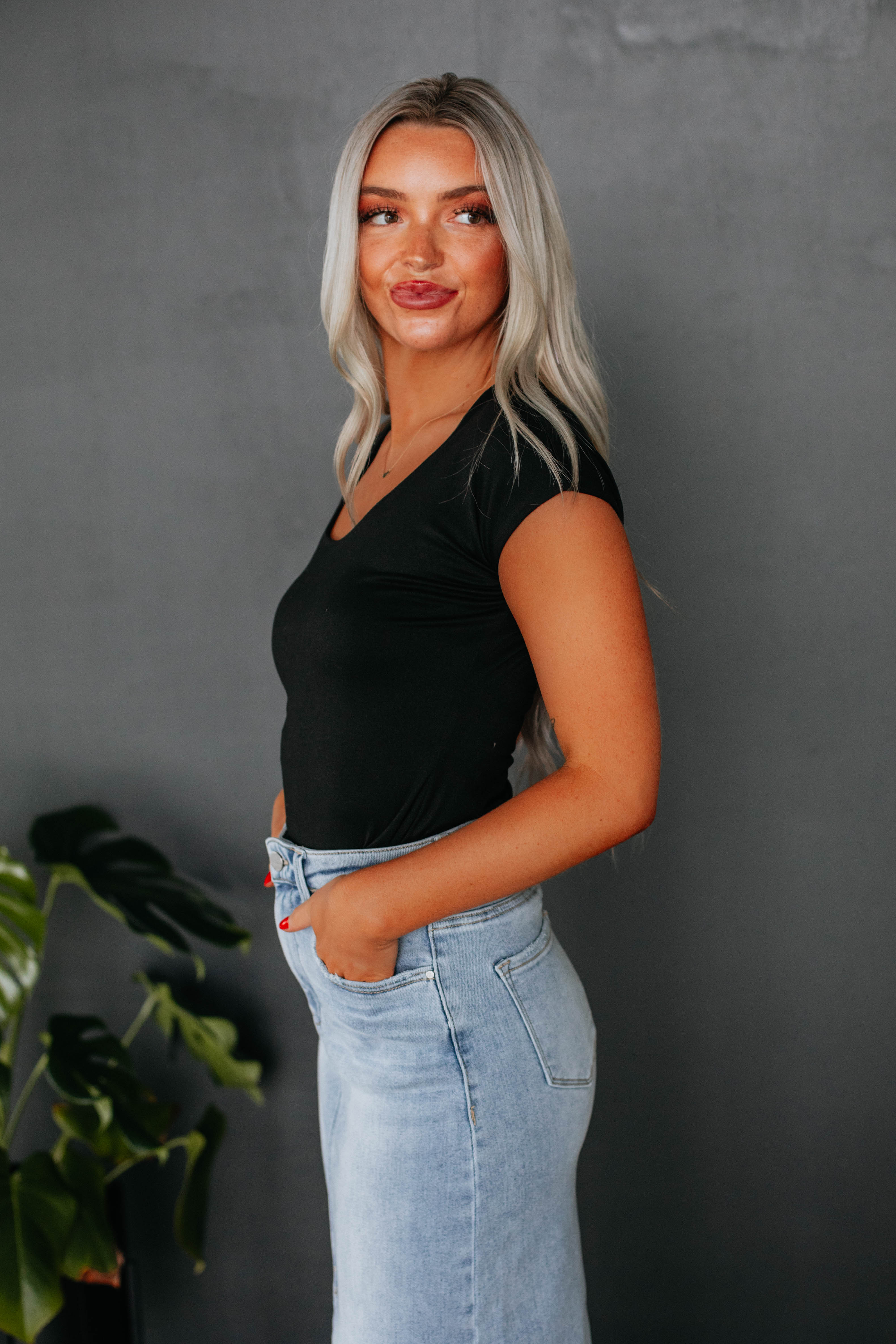 Alayna Basic Top for Women - Soft Comfortable Casual T-Shirt in Black - Perfect for Everyday Wear, Layering & Outfits