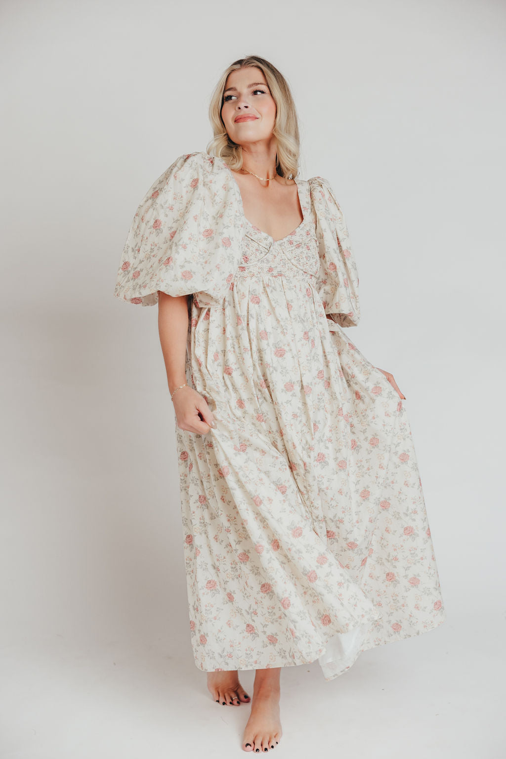 Harlow Maxi Dress in Off White Floral - Bump Friendly Maternity Dress & Inclusive Sizing (S-3XL) | Perfect for Pregnancy, Beach Vacations & Summer Weddings