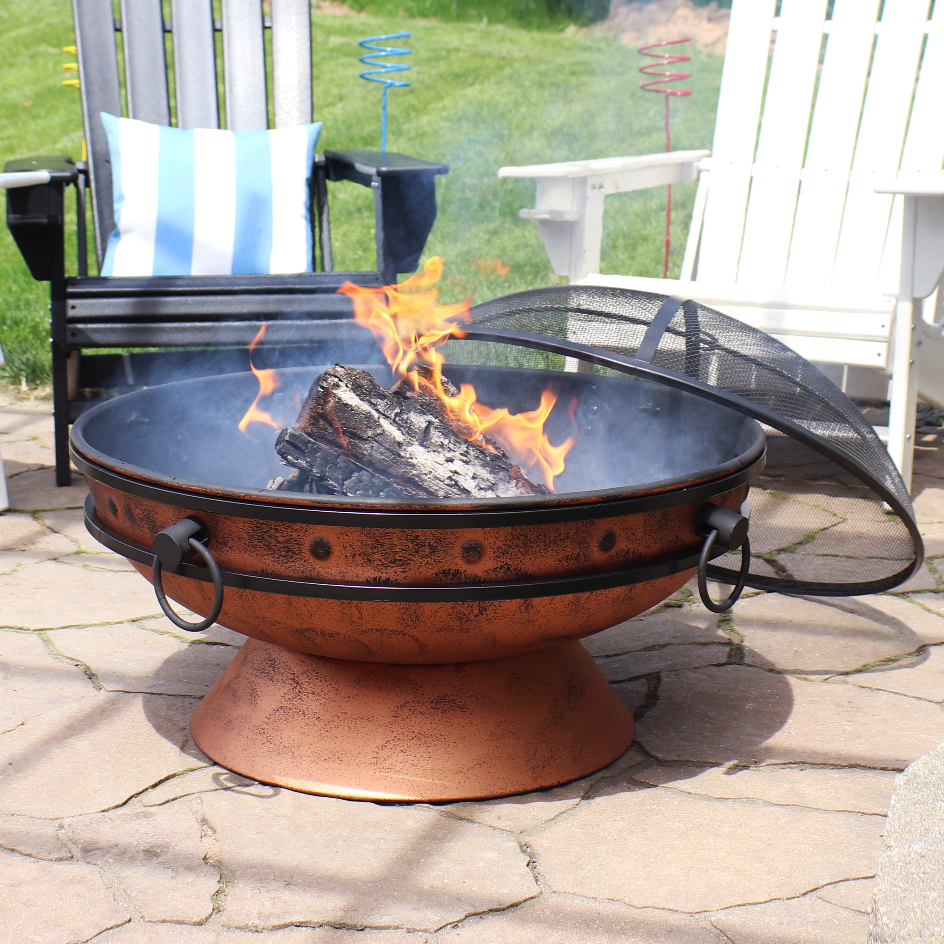Sunnydaze 30-Inch Royal Cauldron Fire Pit with Spark Screen & Poker - Outdoor Patio, Backyard, Camping Fire Pit for Wood Burning - Perfect for Garden, Deck, and Bonfire Nights
